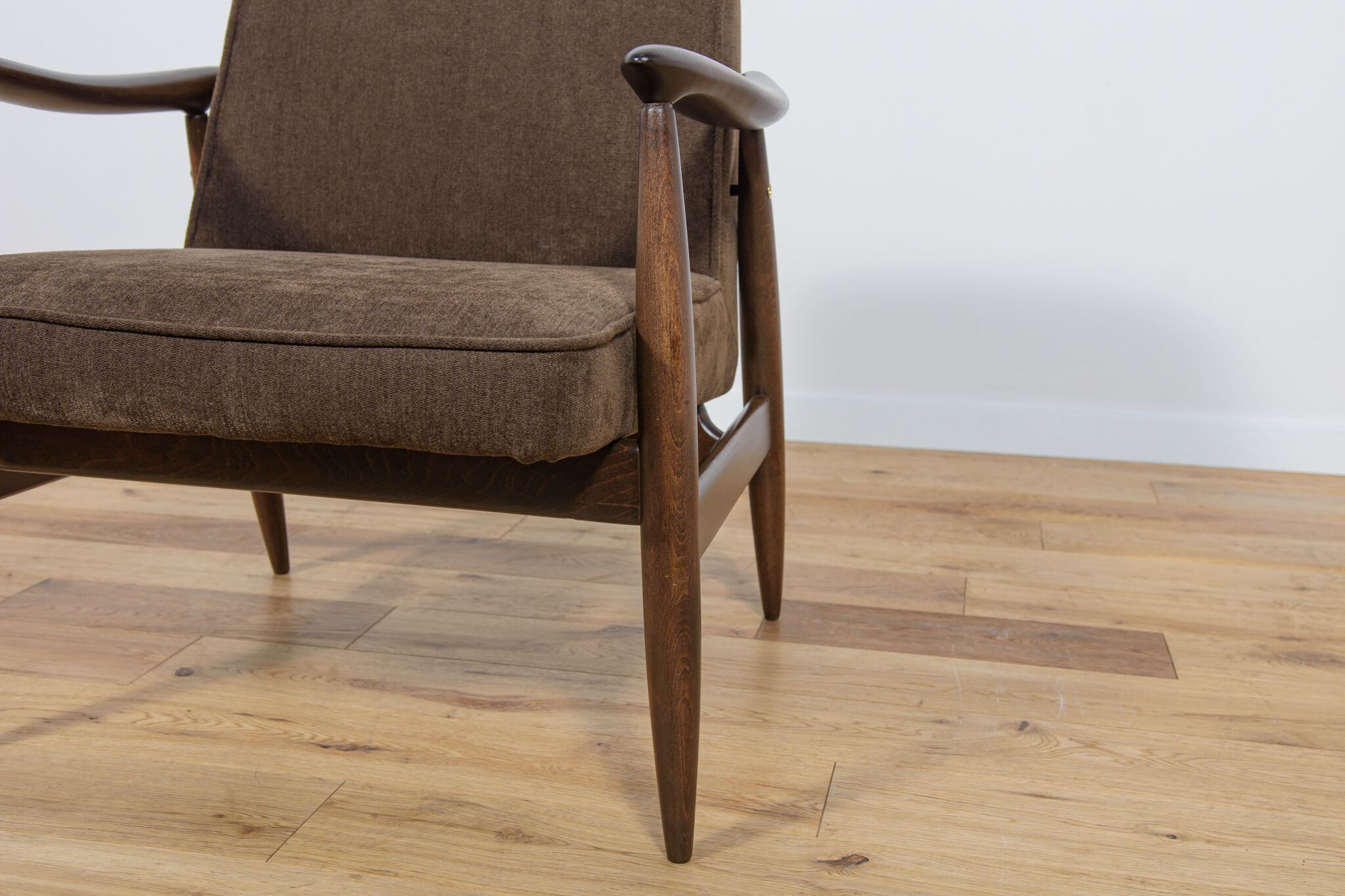 GFM-87 Armchair by Juliusz Kedziorek for Gościcińskie Furniture, 1960