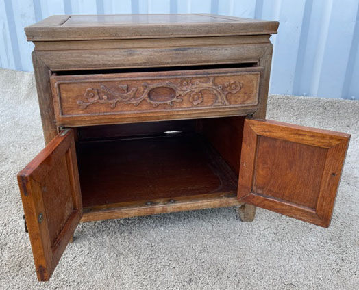 Buffet style chine