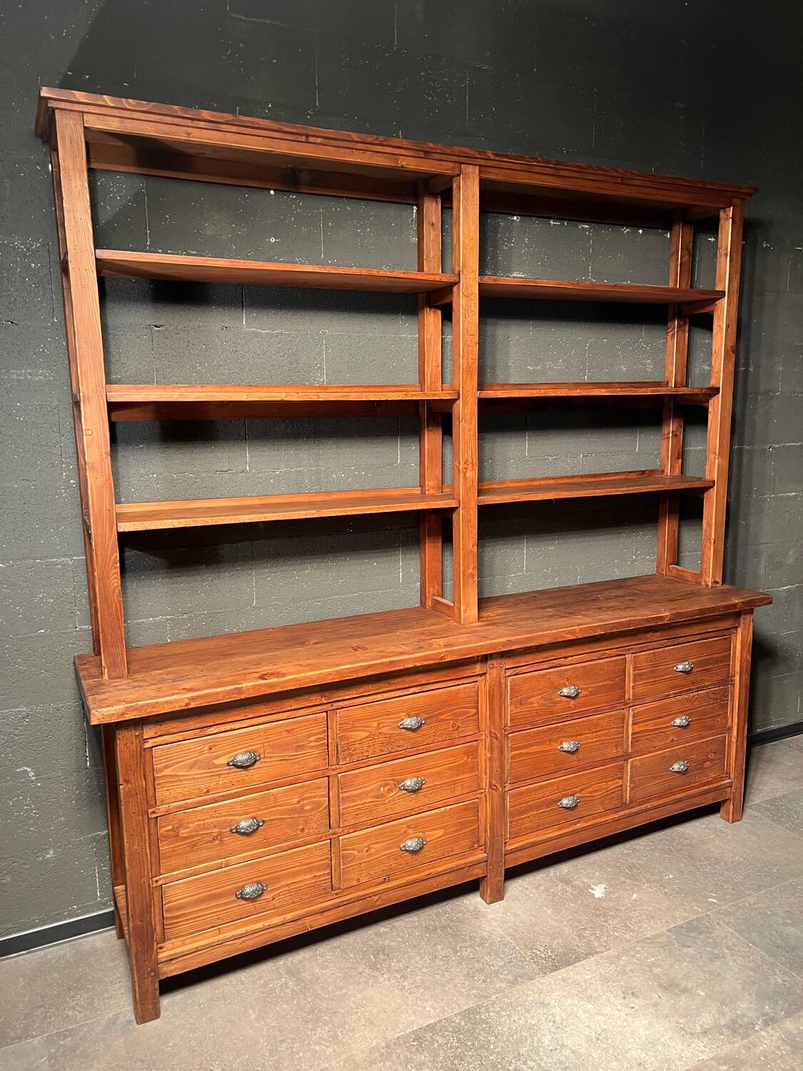 Meuble à tiroirs et son étagère de rangement