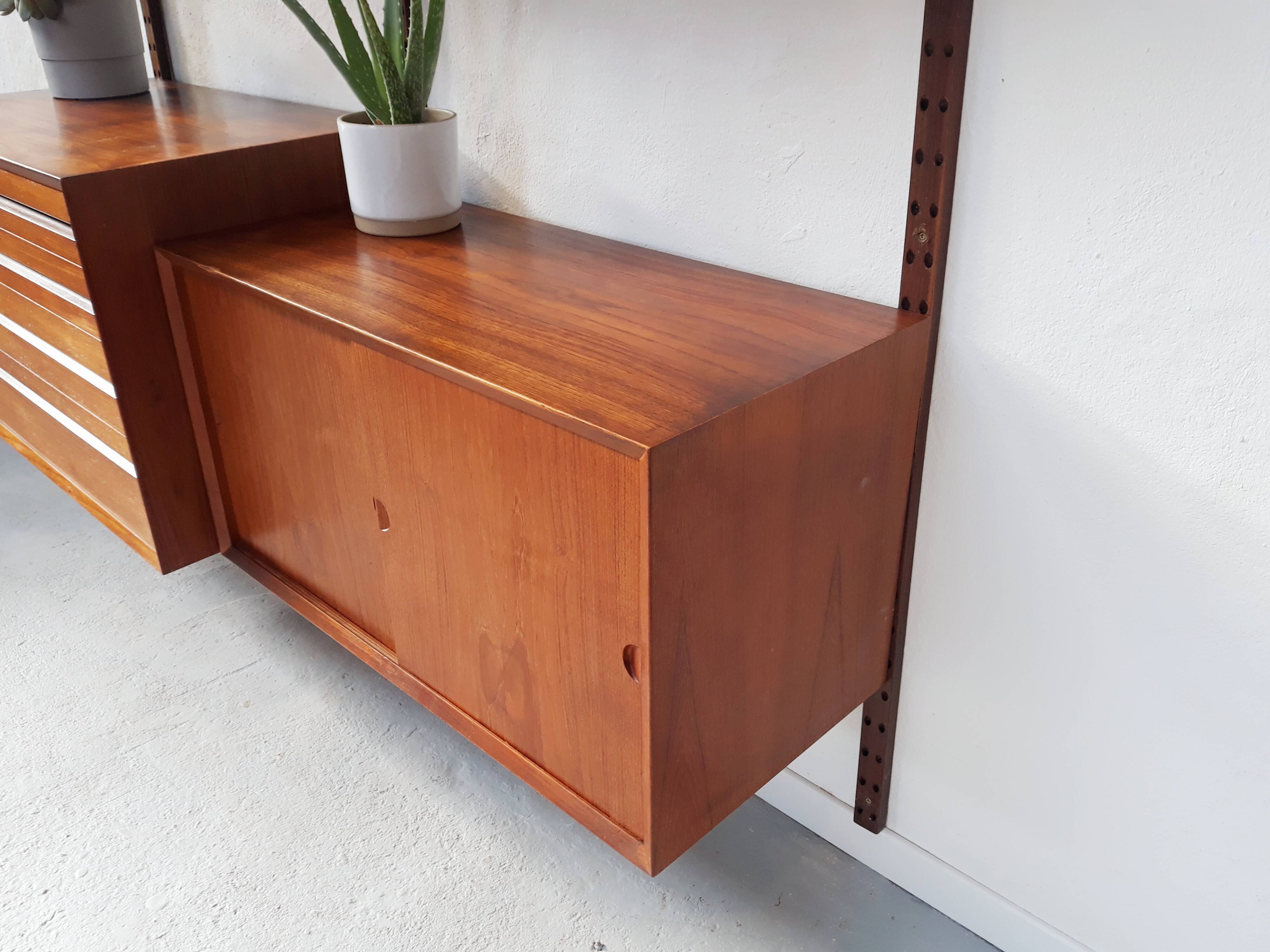 Étagère modulable scandinave en teck royal system par Poul Cadovius