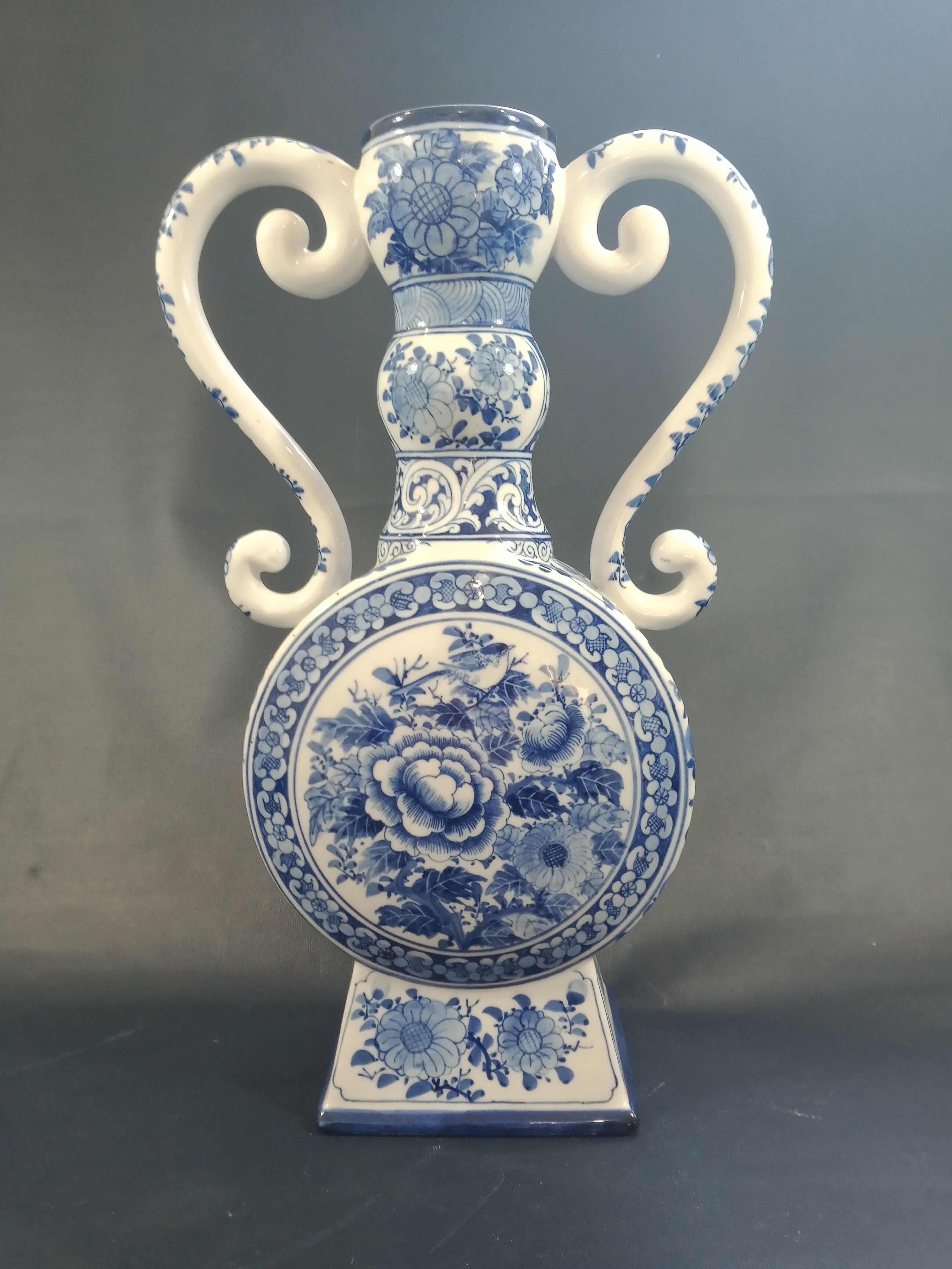 Chinese porcelain vase