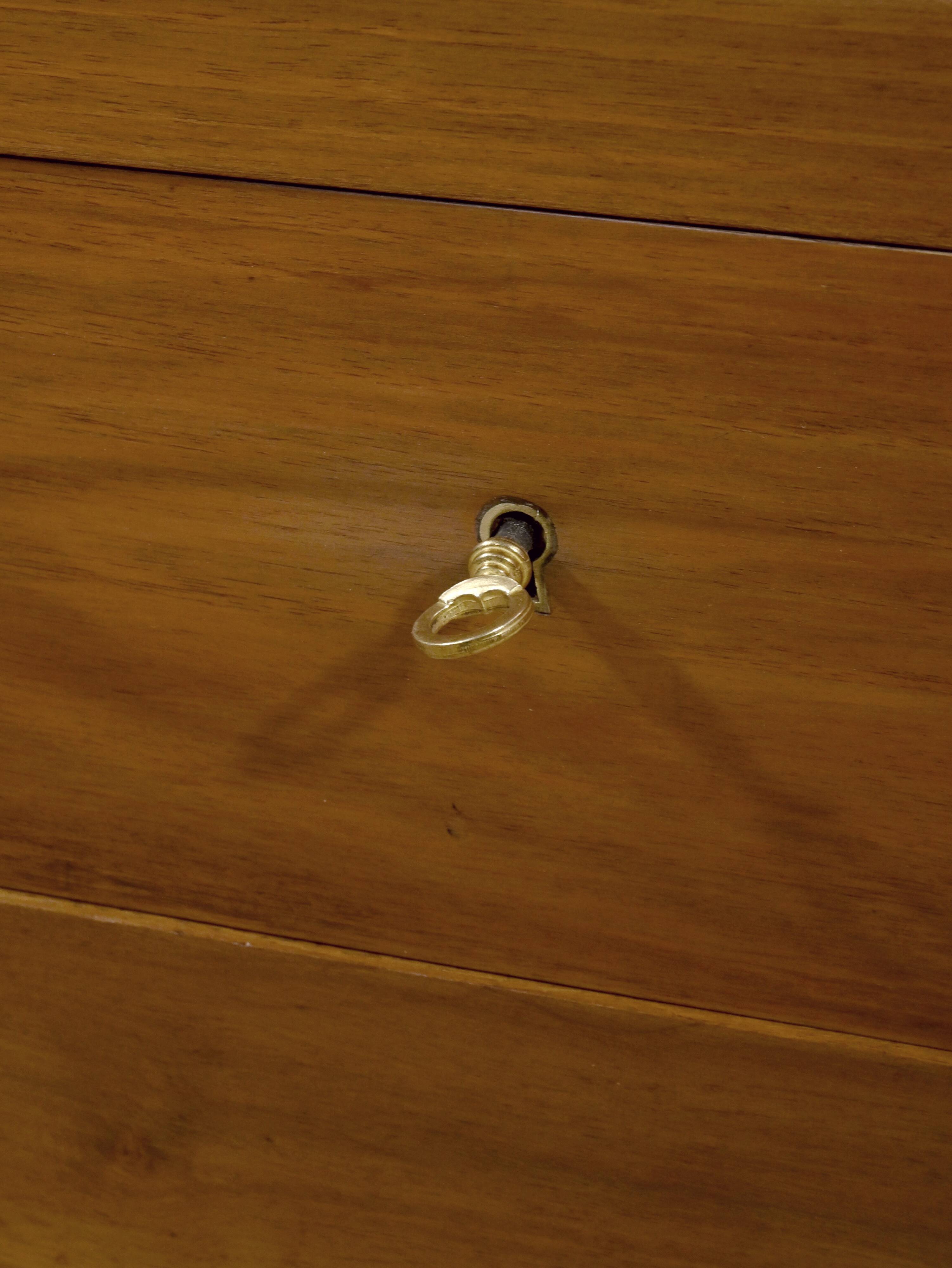 Walnut chest of drawers, Restoration style – Late 19th century
