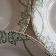 Suite de 5 assiettes terre de fer Creil et Montereau