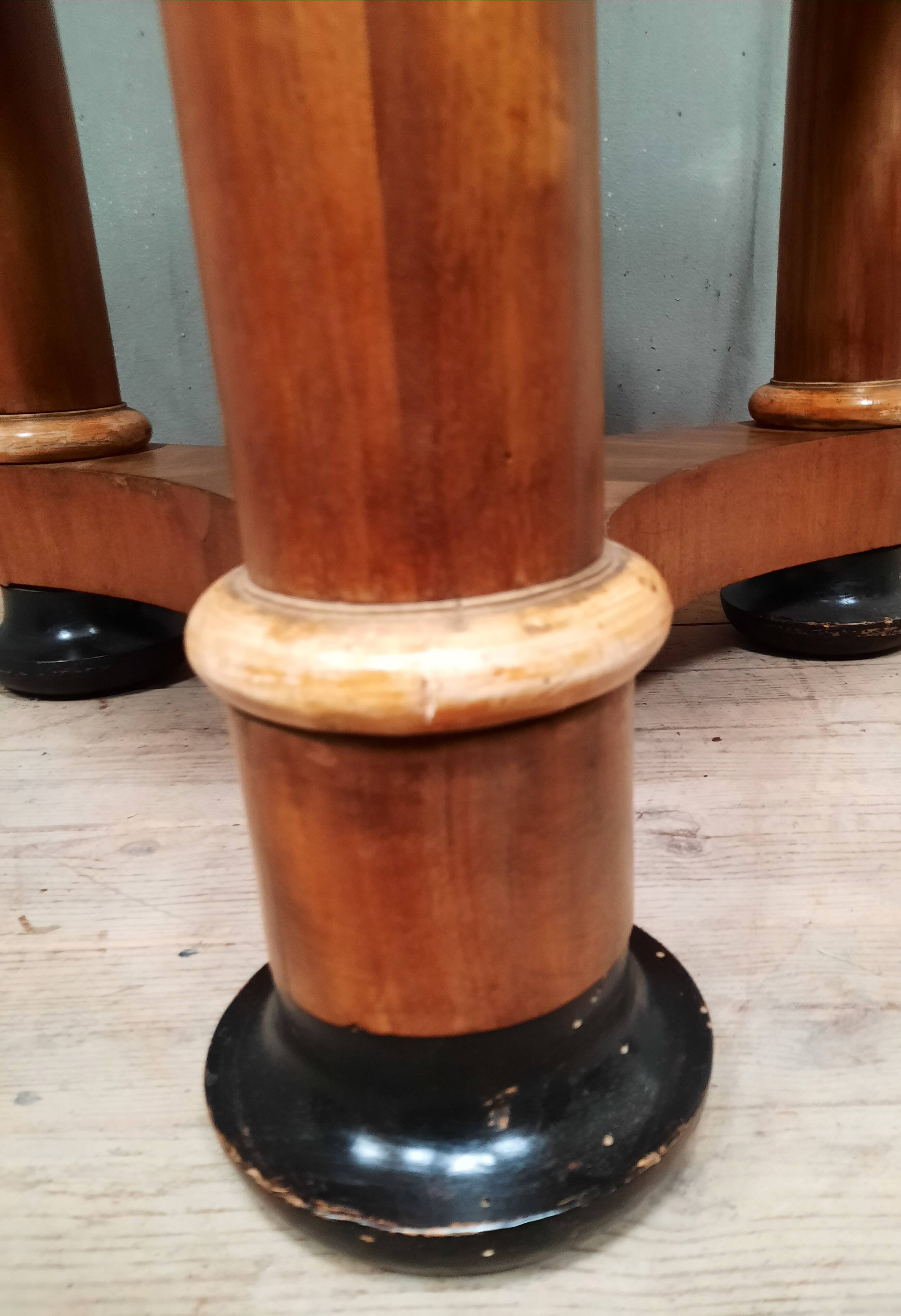 Empire pedestal table