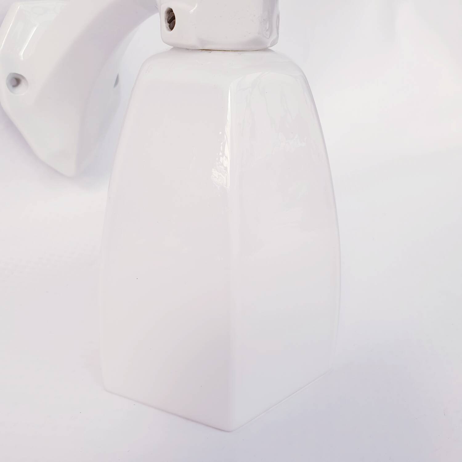 Art Deco porcelain wall lamp