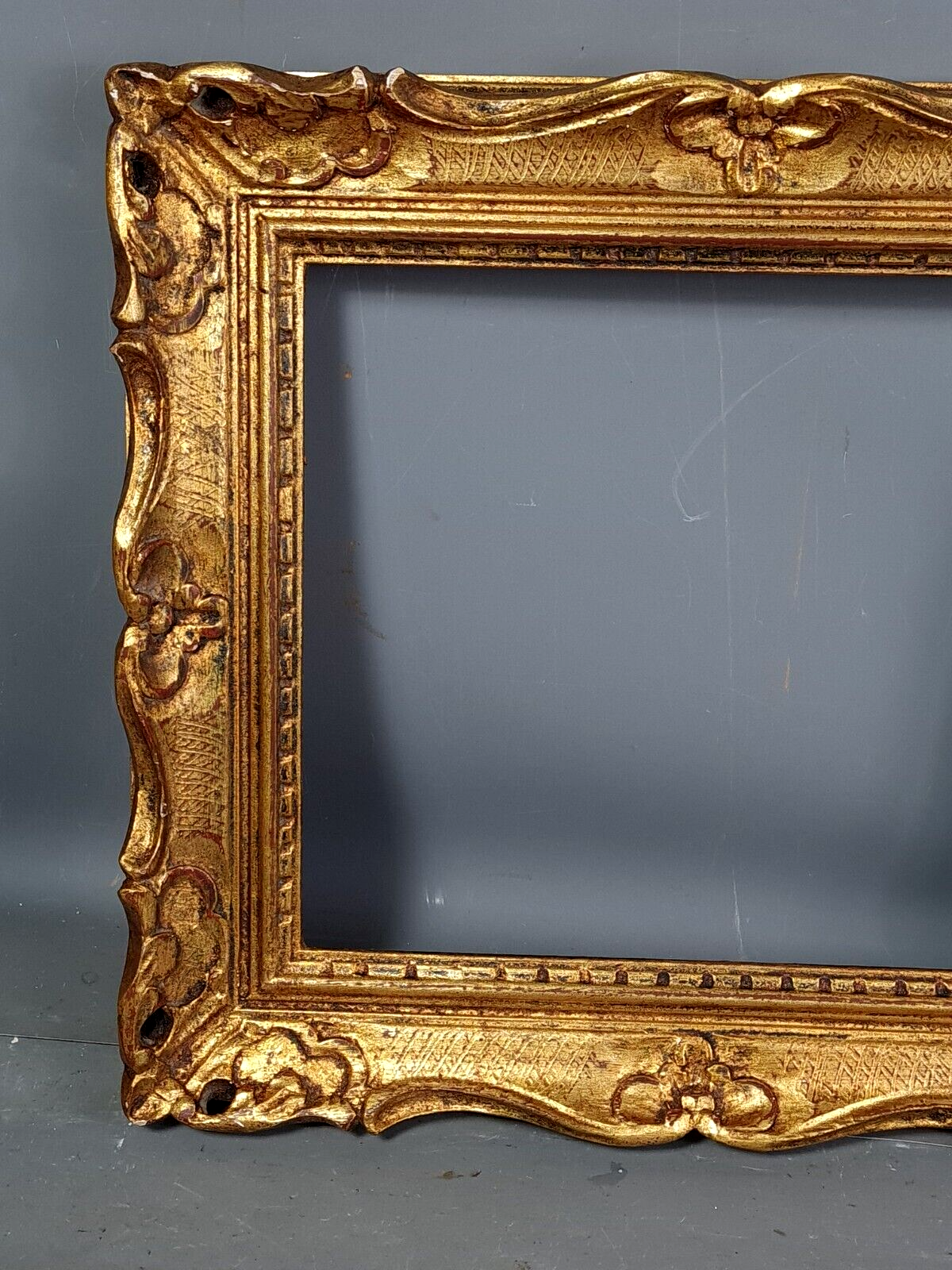 Old frame gilded carved wood gold leaf 41x36 cm, foliage 30x25 cm Montparnasse style SB