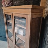 Antique display cabinet / vintage bookshelf