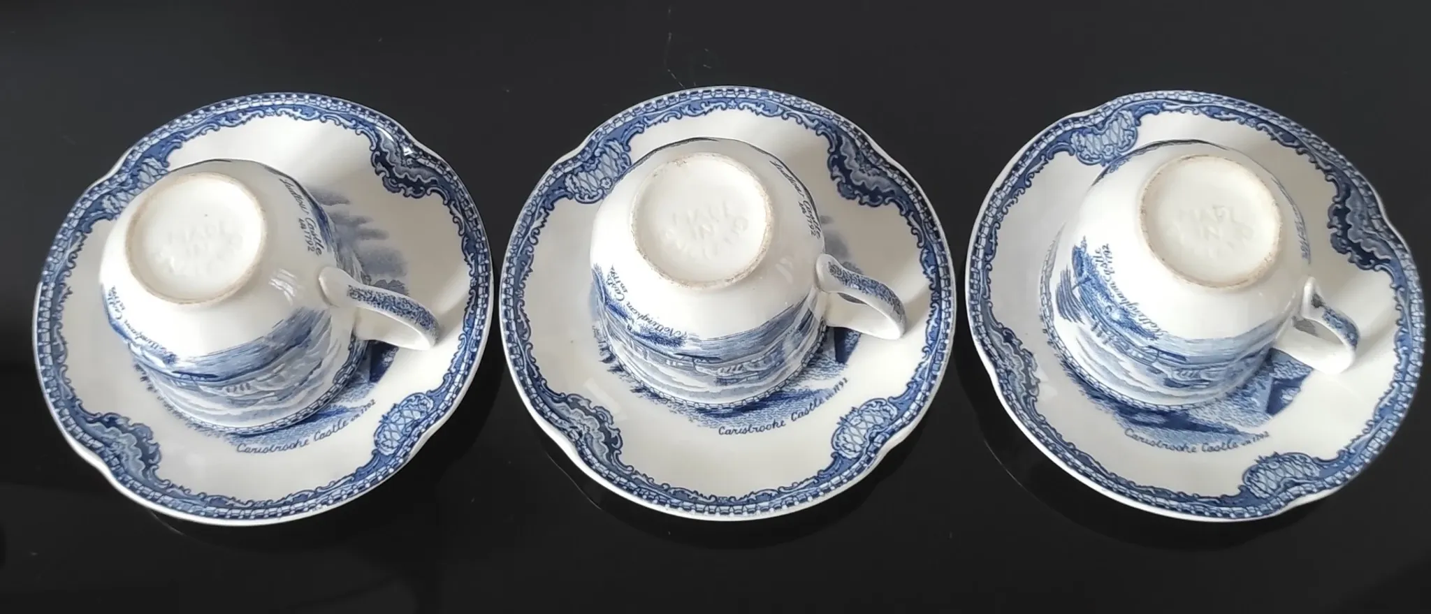 Lot de tasses et soucoupes vintage