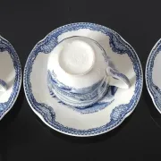 Lot de tasses et soucoupes vintage