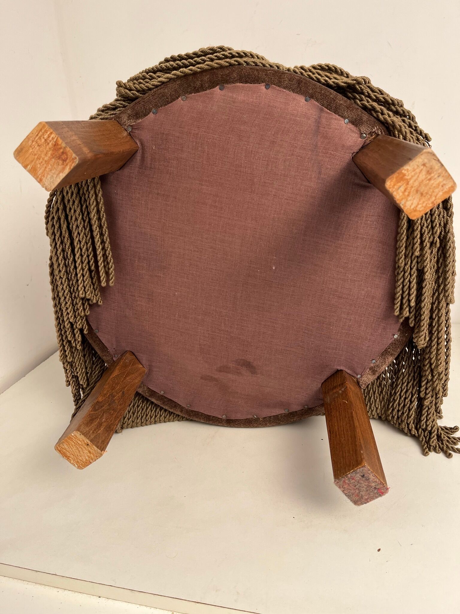 Pouf velours vintage avec frange