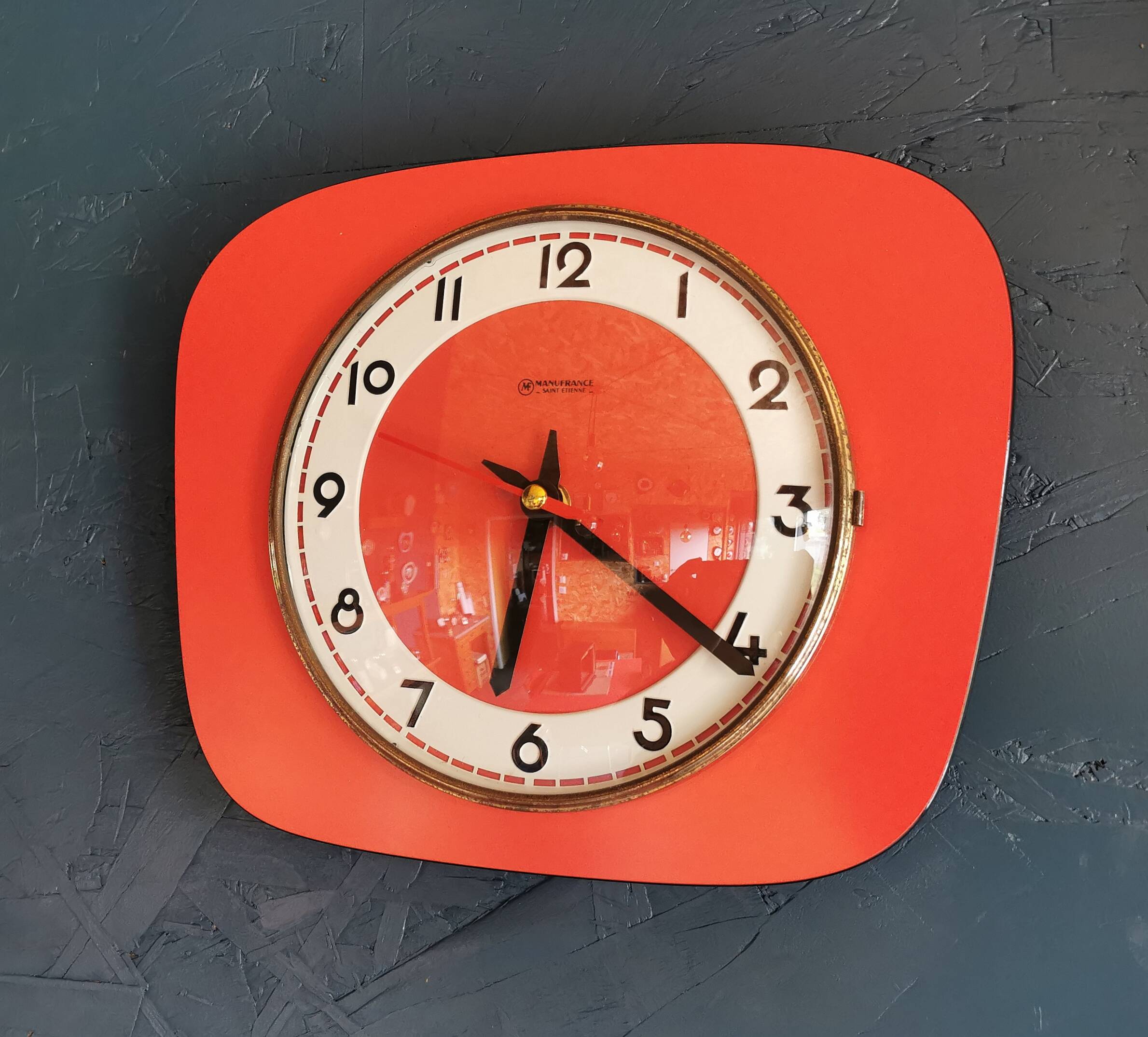 Vintage formica clock silent trapeze wall pendulum "Manufrance red"