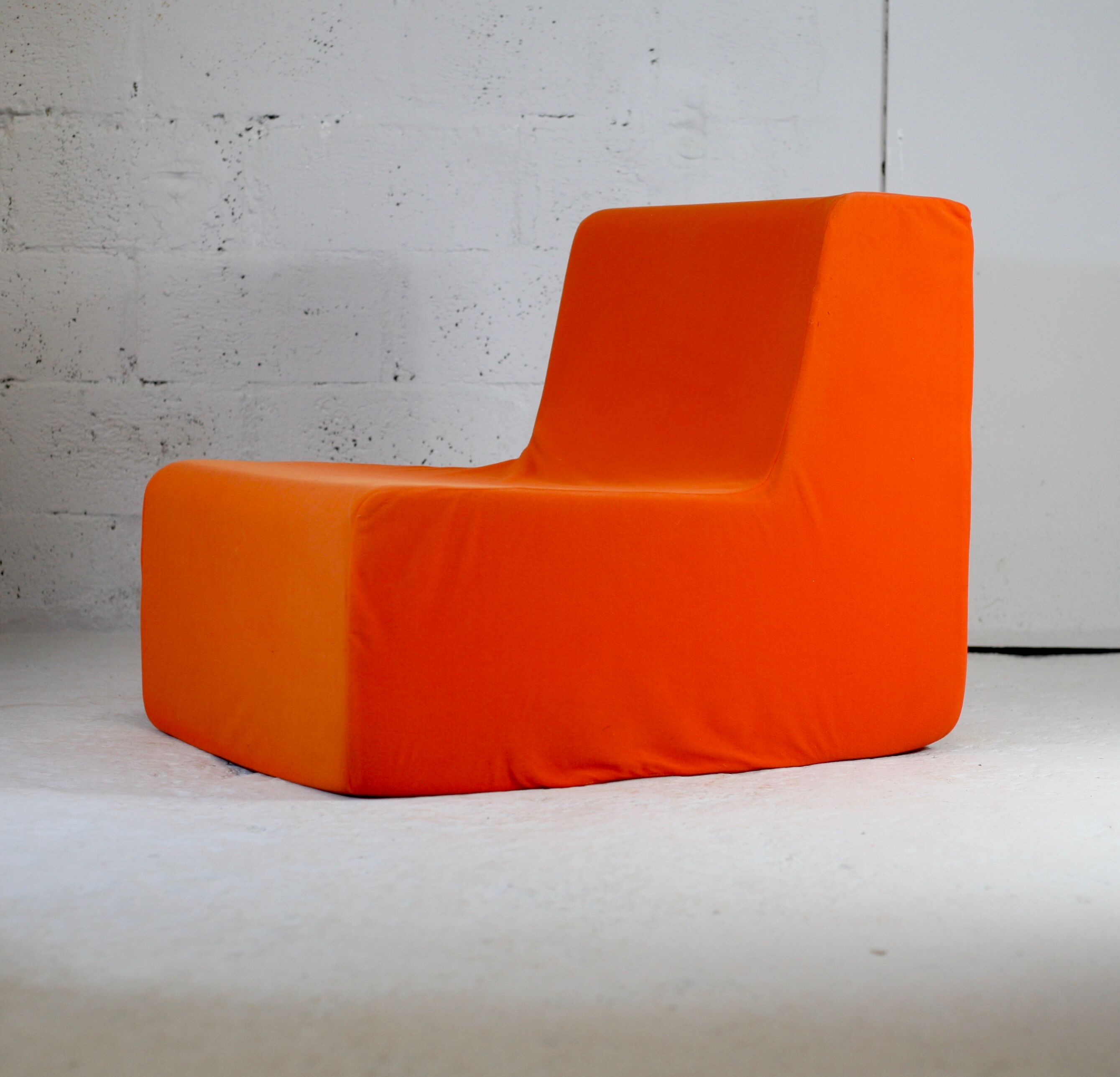Armchair "space age" foam and orange jersey. Circa 1970