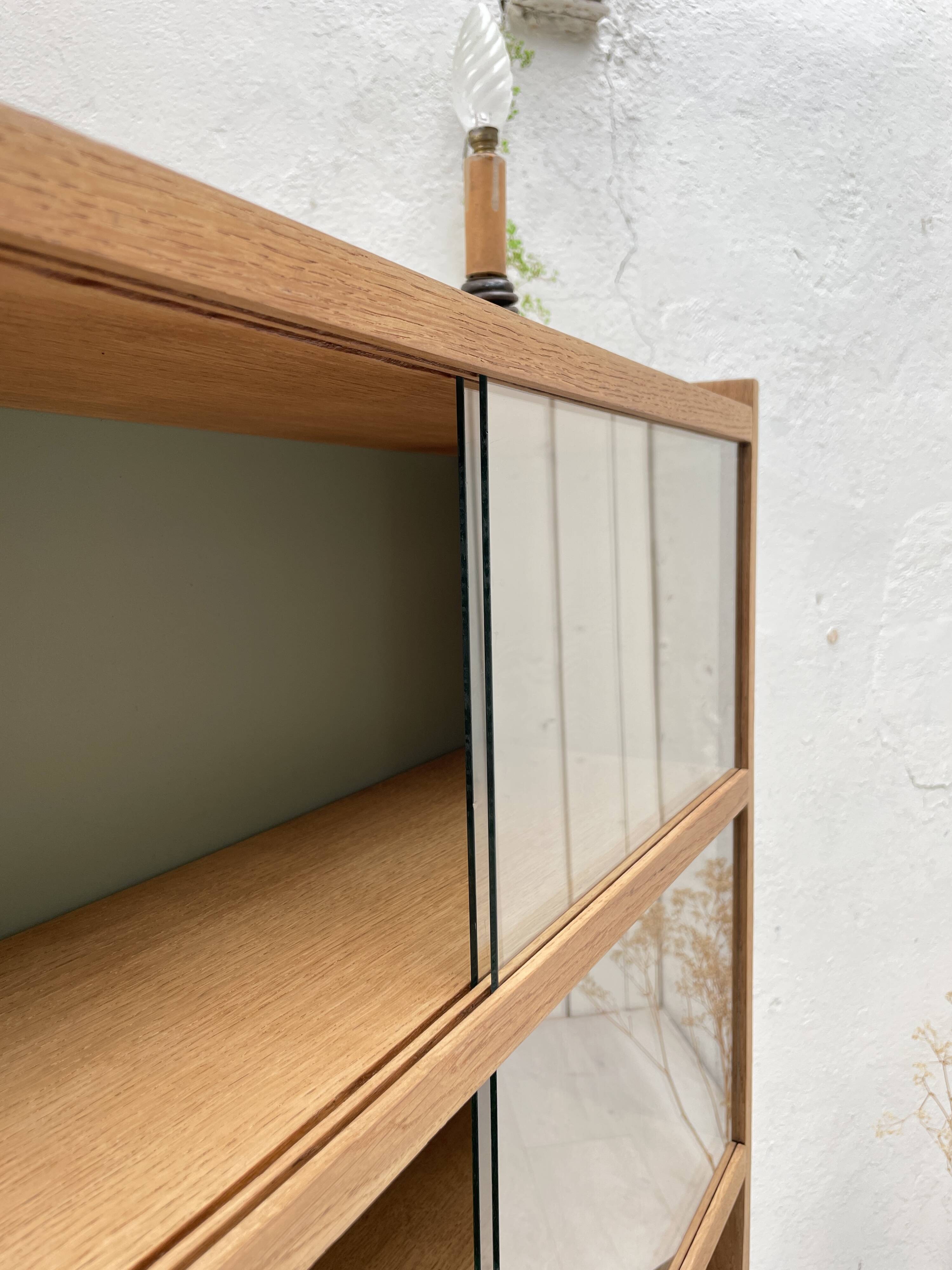 Vintage bookcase in solid oak.