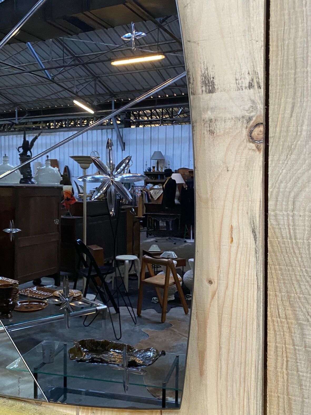 Engraved two-tone panoramic mirror