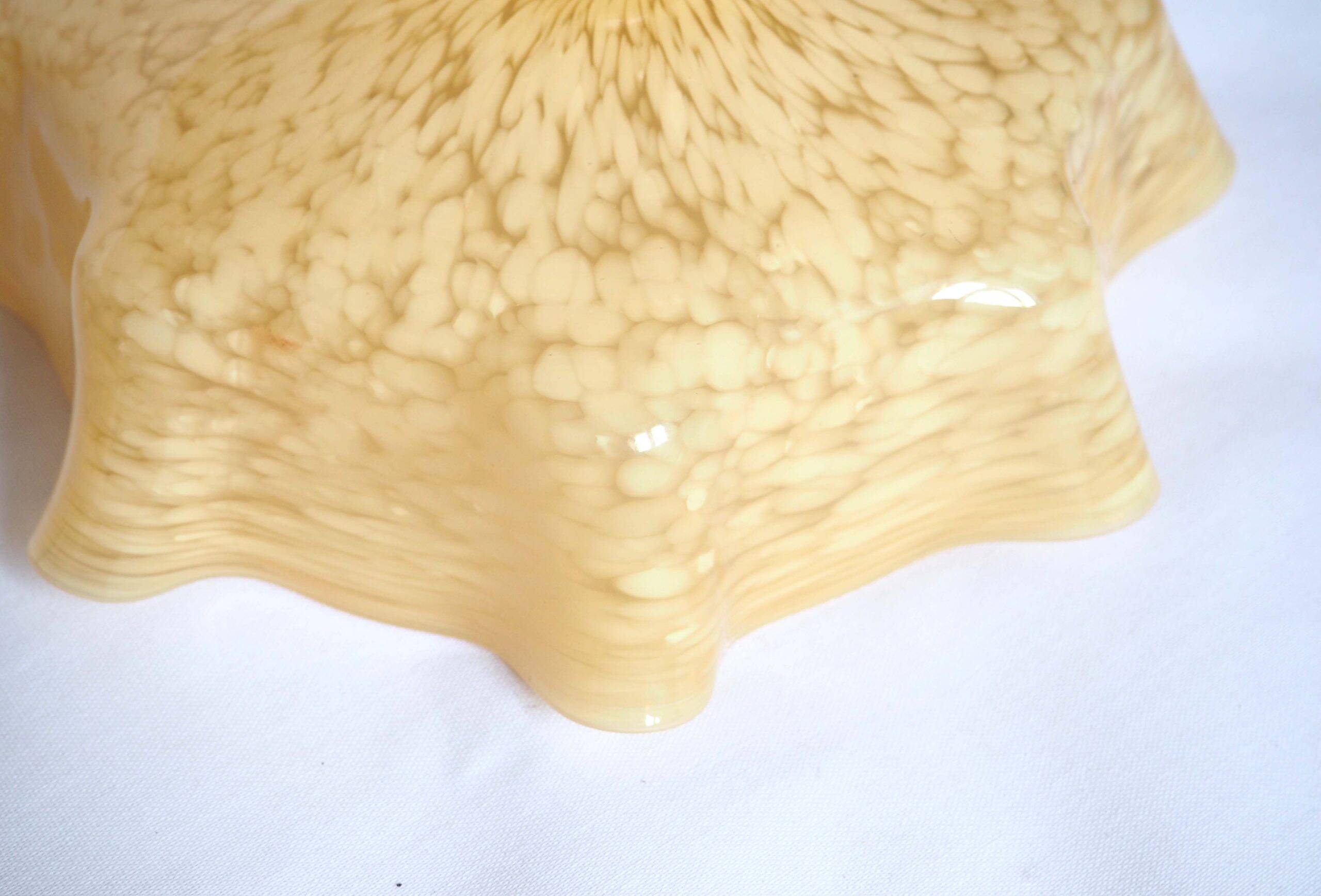 Yellow handkerchief suspension Clichy