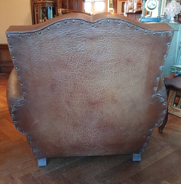 Ancien grand fauteuil club modèle moustache