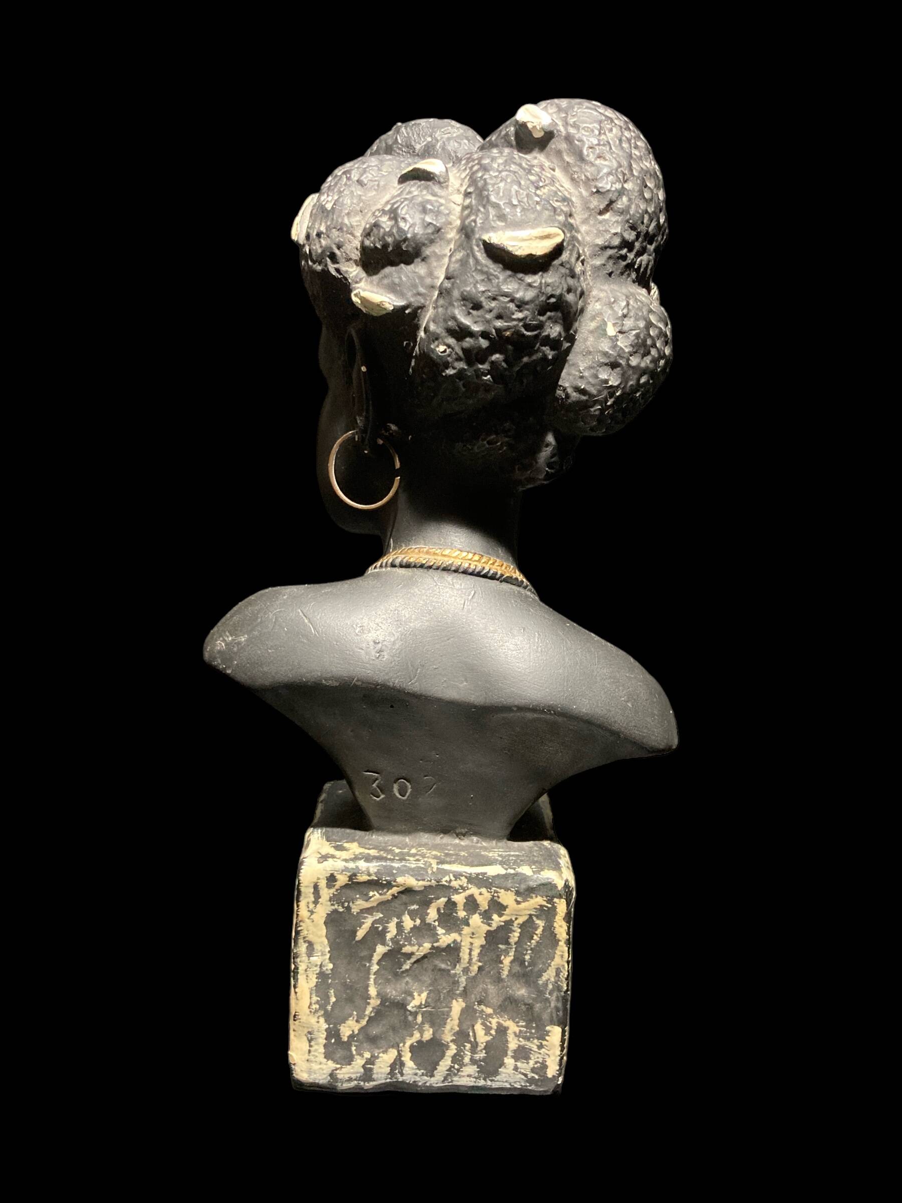 Sculpture of a black woman in plaster