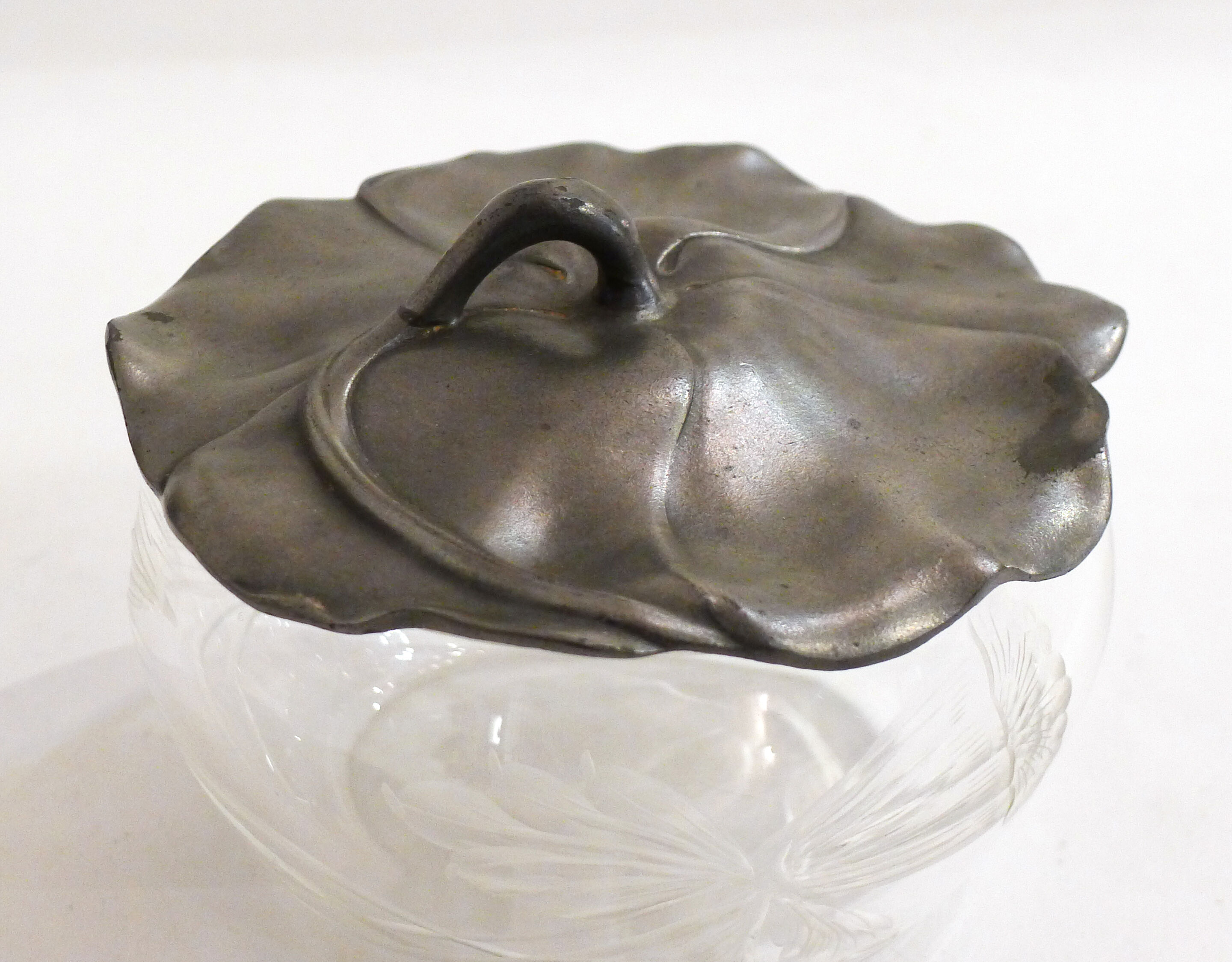 Art Nouveau Nenuphar Box