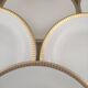 Lot de 12 assiettes plates en porcelaine blanche Euro Porcelaine frise dorée