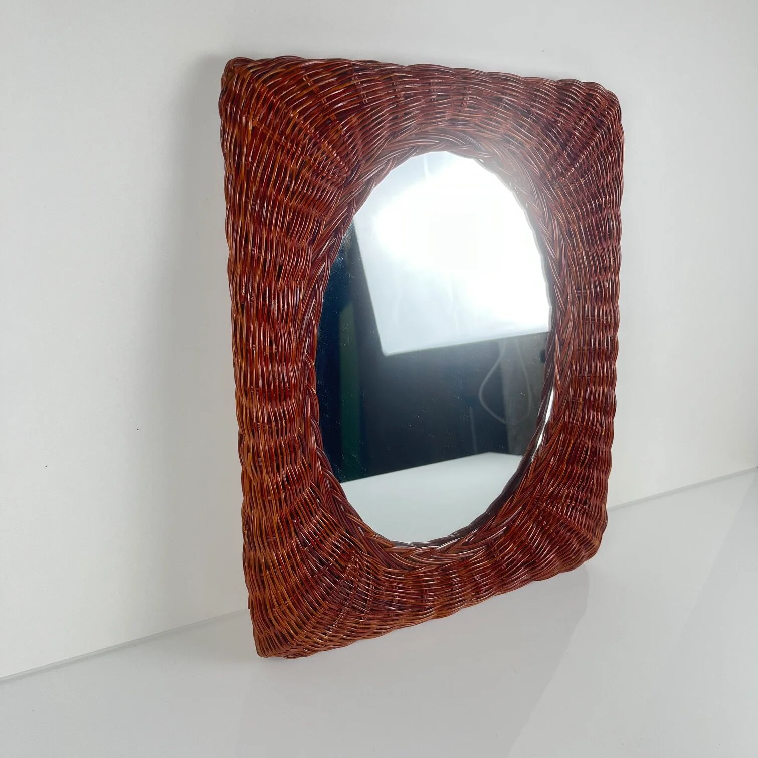 Petit miroir en osier tressé, 1960