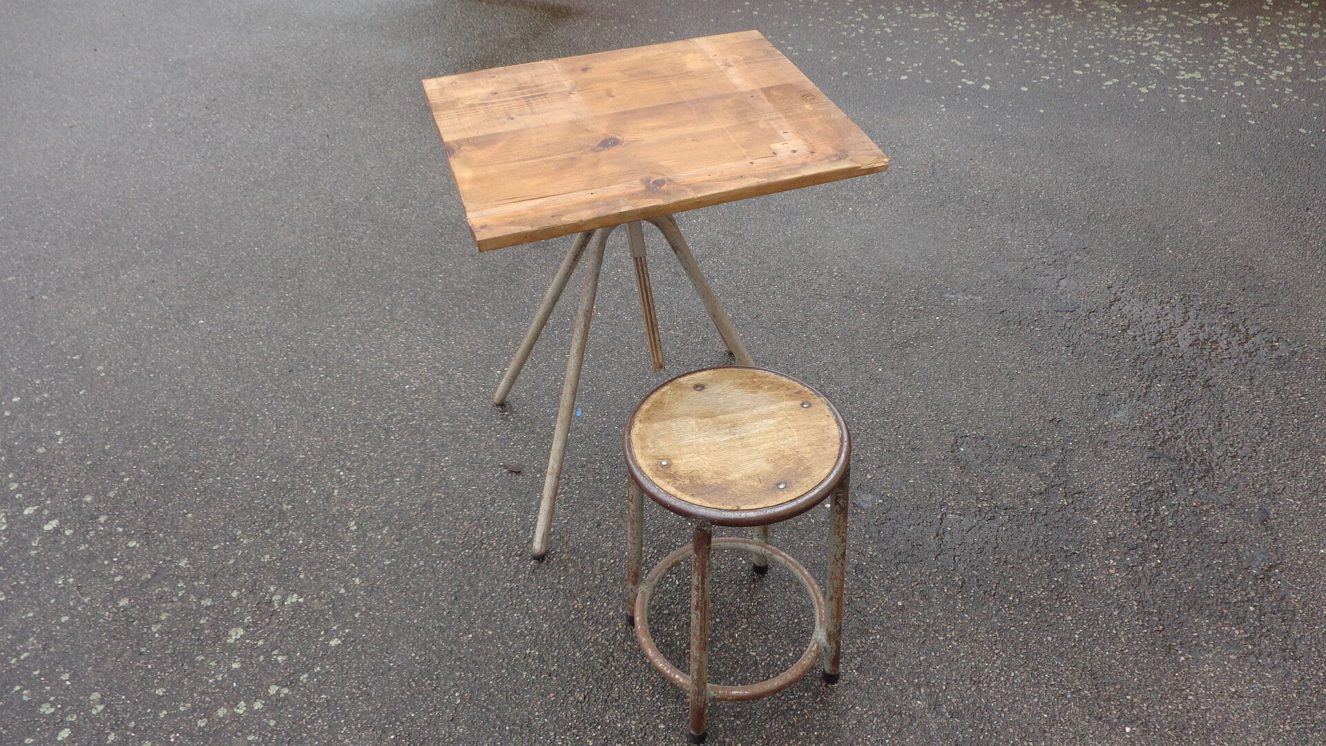 Breau child metal and his stool
