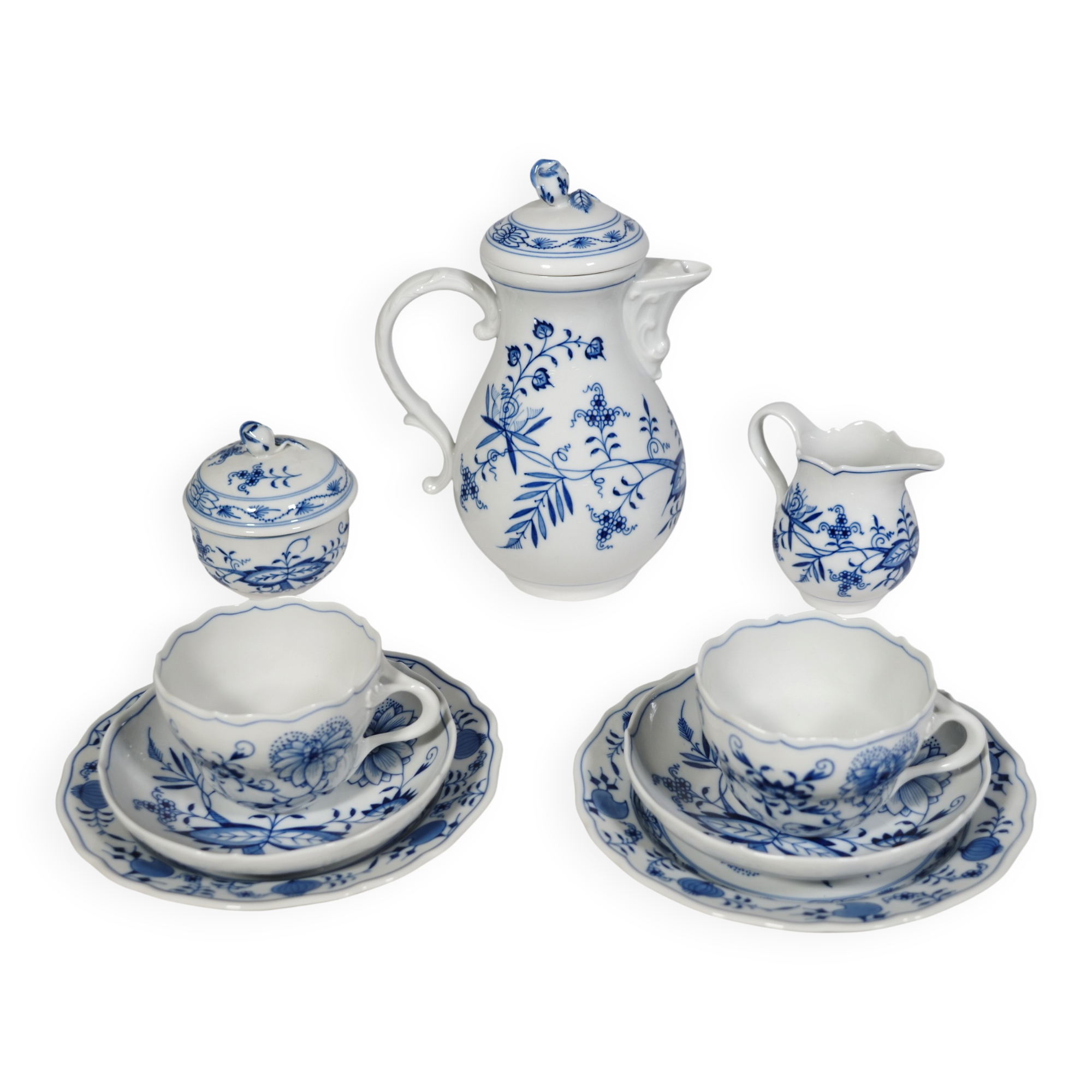 Porcelain Coffee and Tea Service by Meissen in Onion Pattern Decor, 1960s