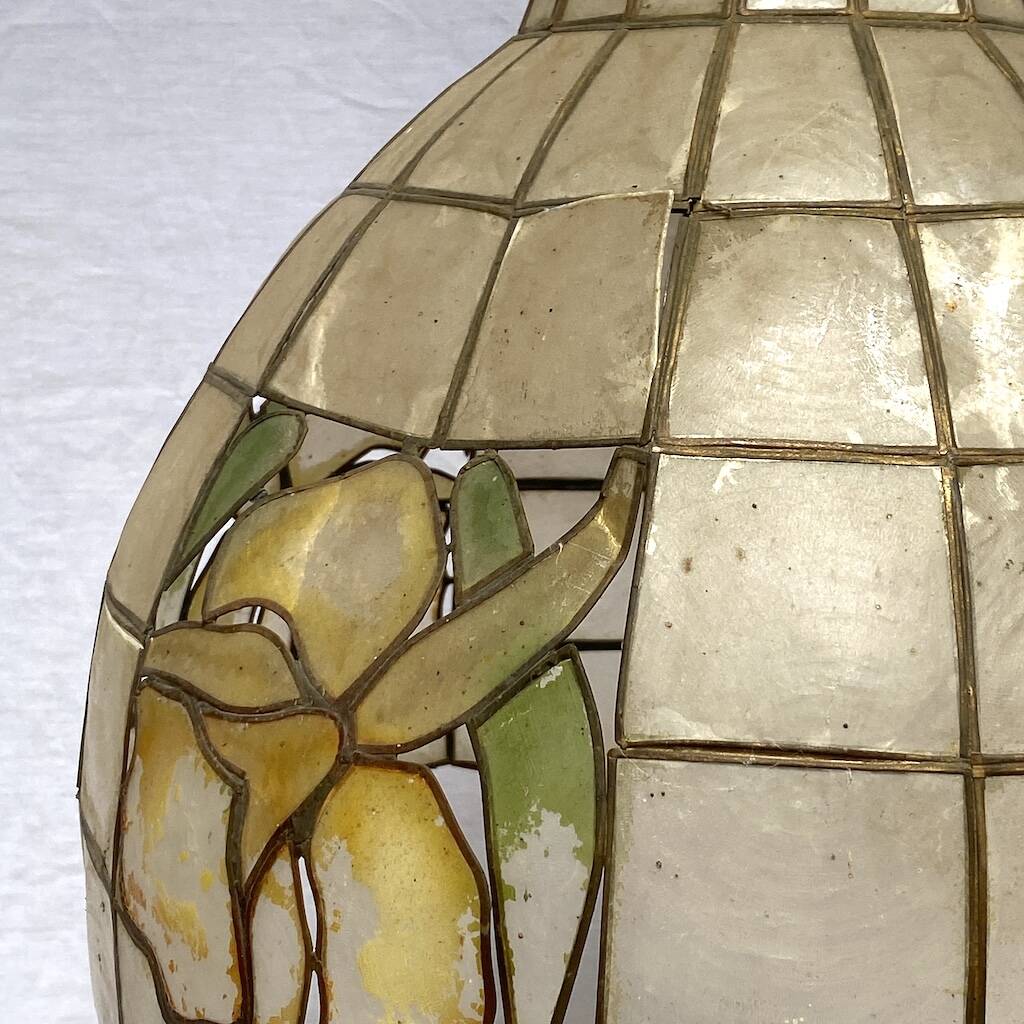 Suspension en feuille nacre et laiton vintage 1970's