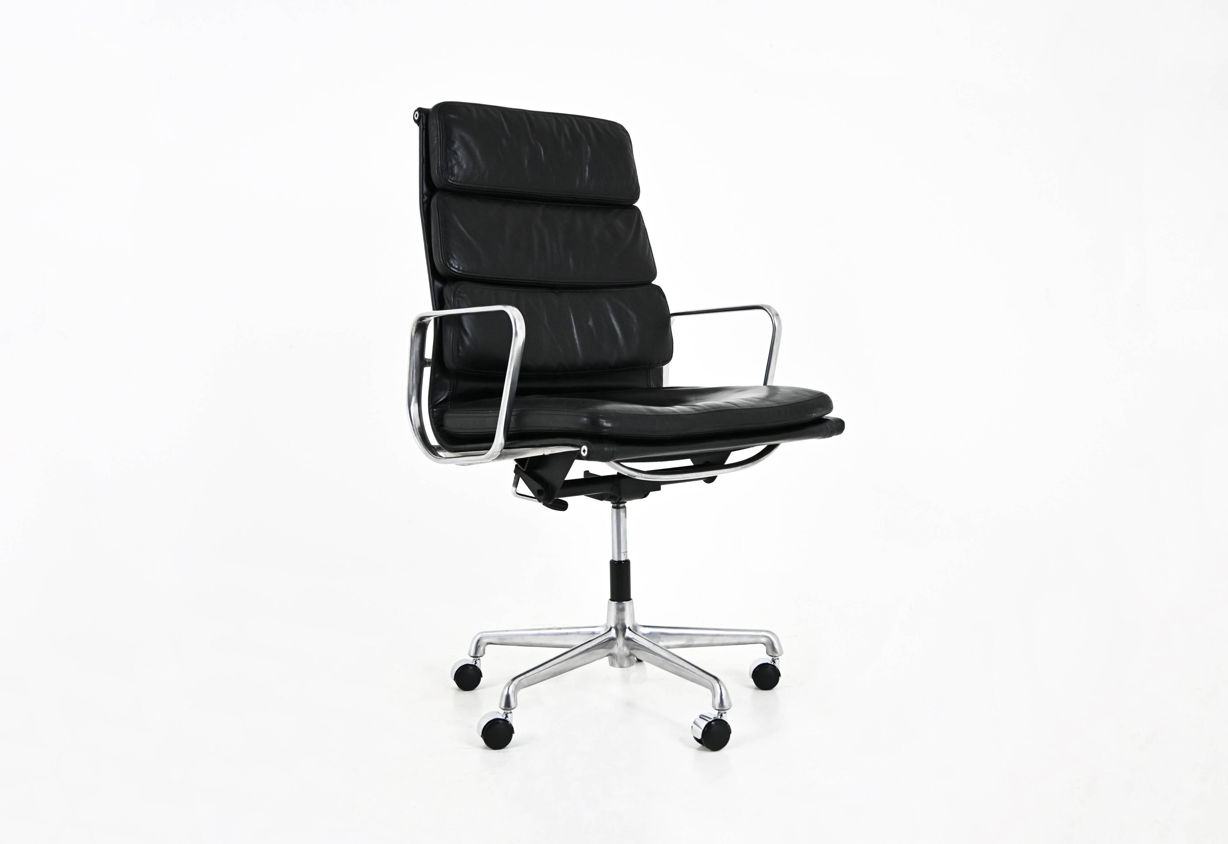 Office chair by Charles & Ray Eames for Herman Miller, 1970s