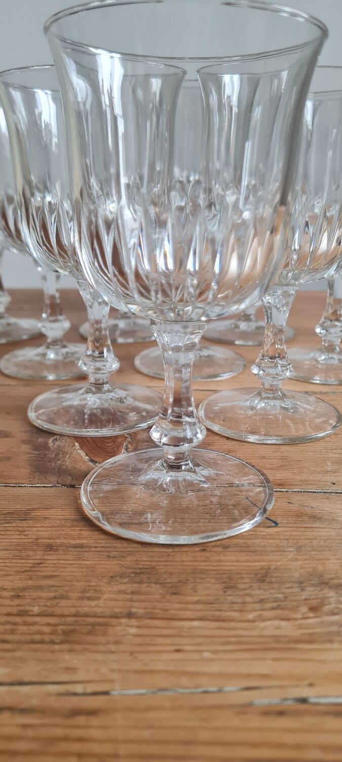 Service de 11 verres à eau en verre ciselé