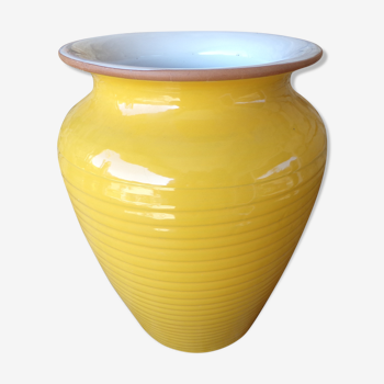 Vase en terre vernissé jaune
