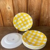 Set of 8 Digoin Sarreguemines flat plates, Scottish pattern, 1960s