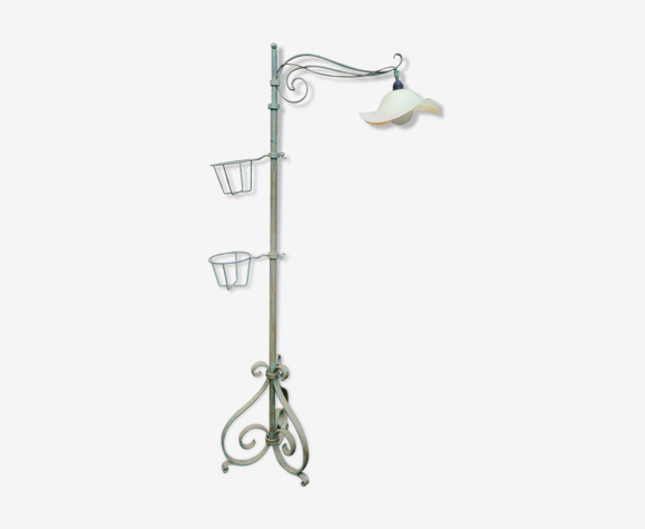 Lampadaire en fer forgé champêtre