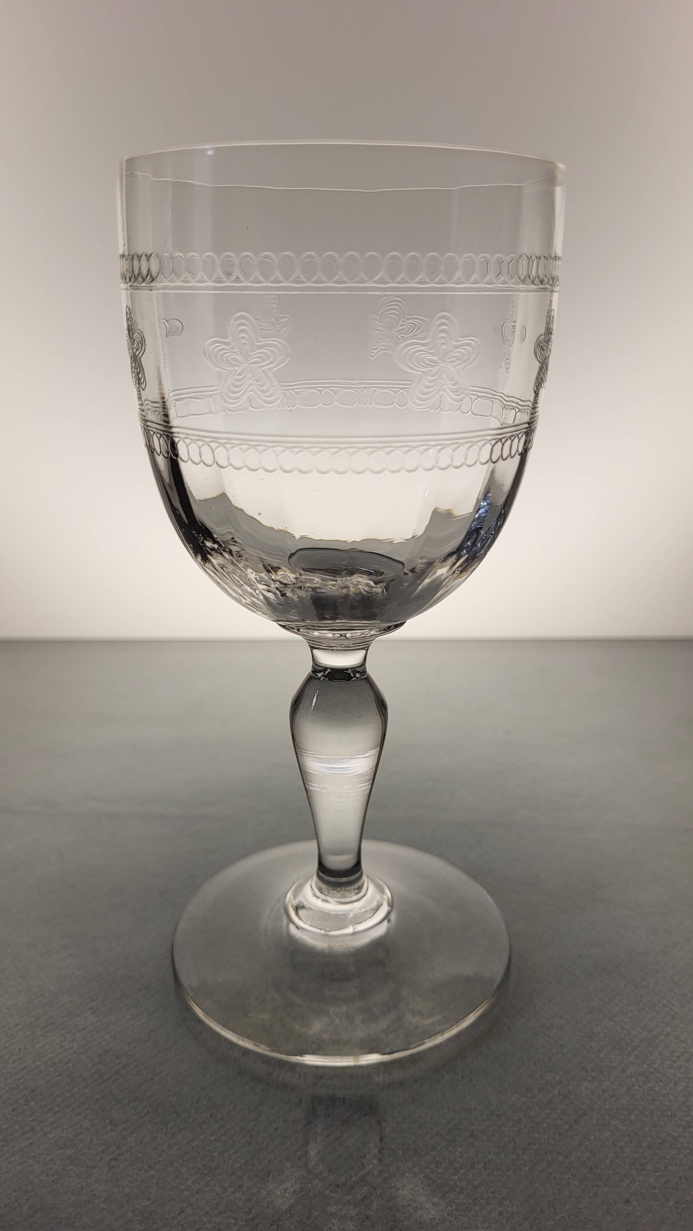 9 water/wine glasses Late 19th century - Early 20th century