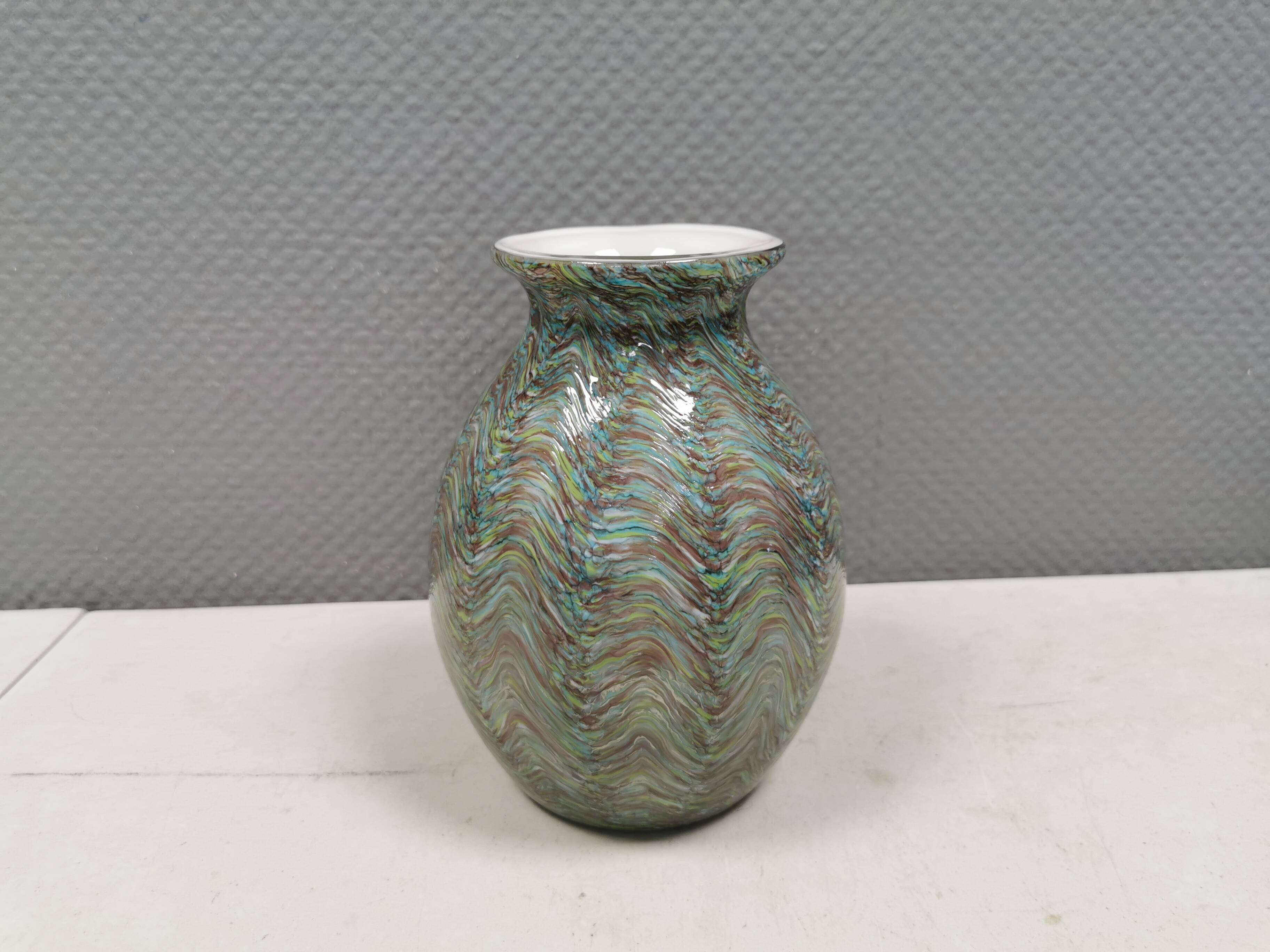 Vase magnifique en 3 couches de verre.
