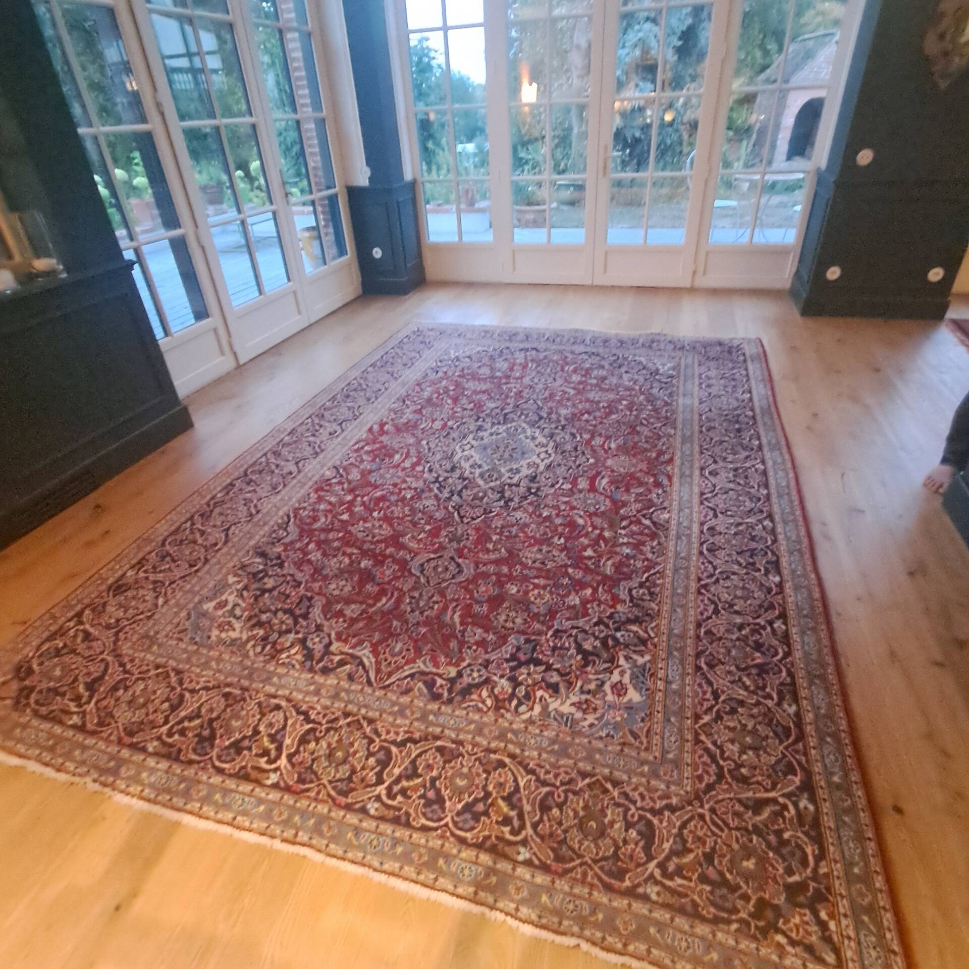 Hand-knotted Persian rug – 3.64 x 2.54 m (Excellent condition)