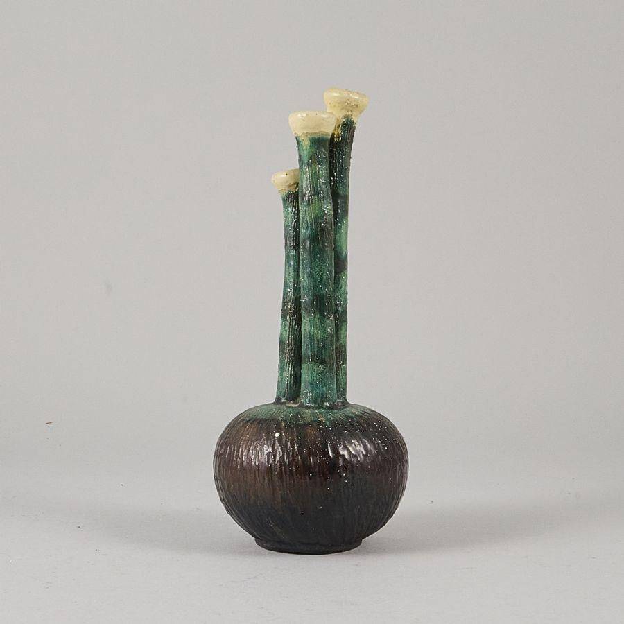 Arne Säfström, rare ceramic tulip vase, The Modern Scandinavian, mid-1900s