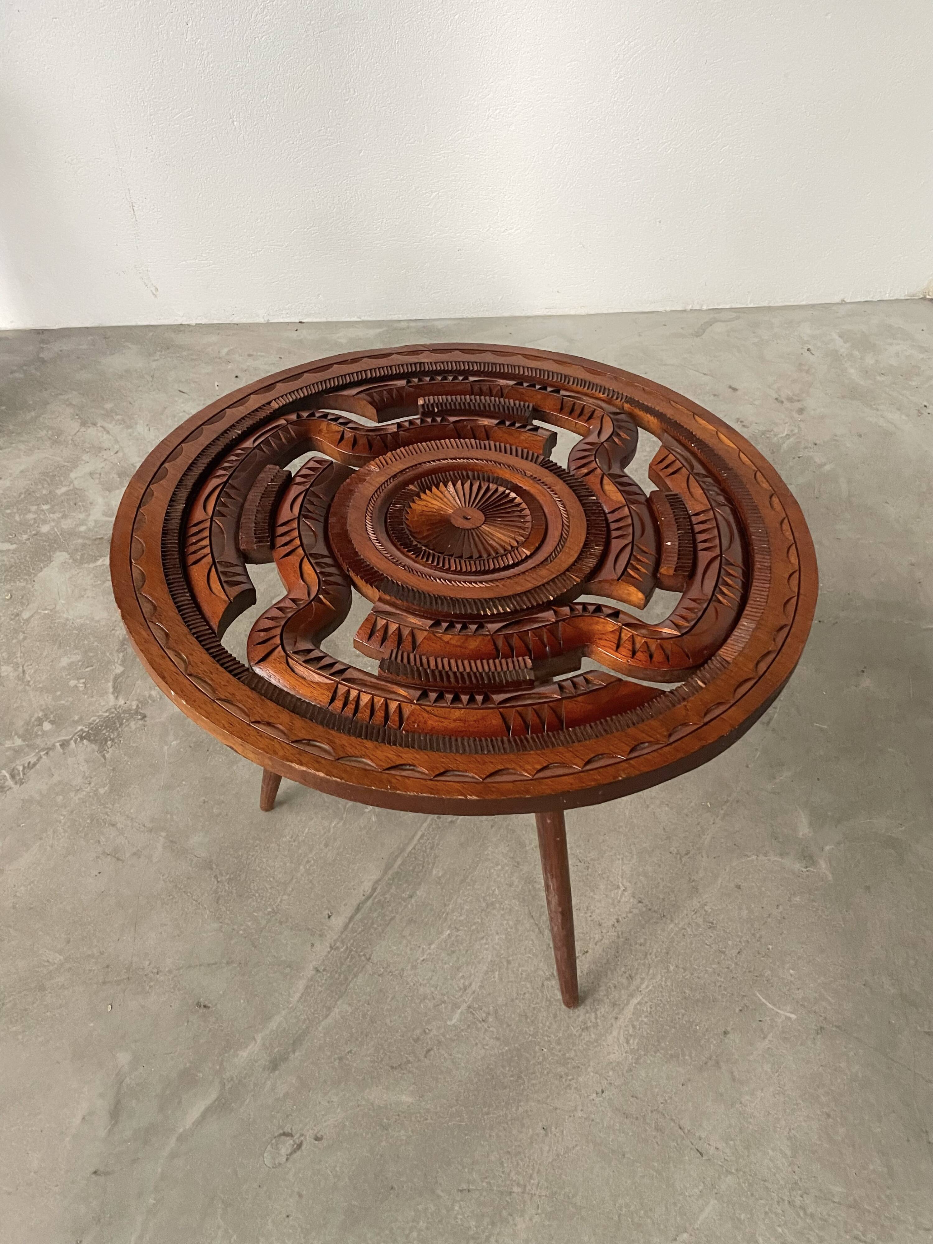 60s tripod coffee table in chiseled wood