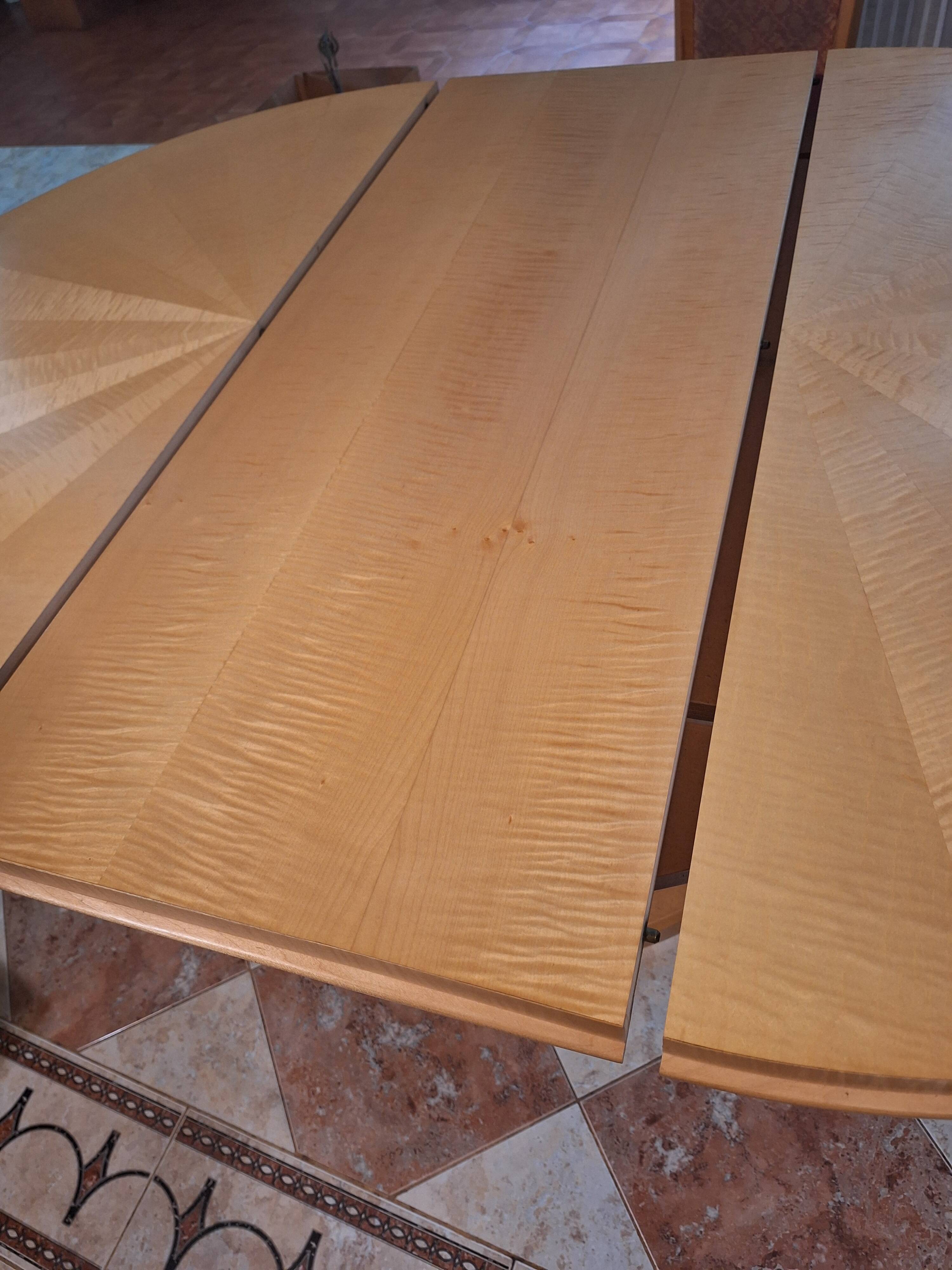 Round table in lemon wood with timeless design