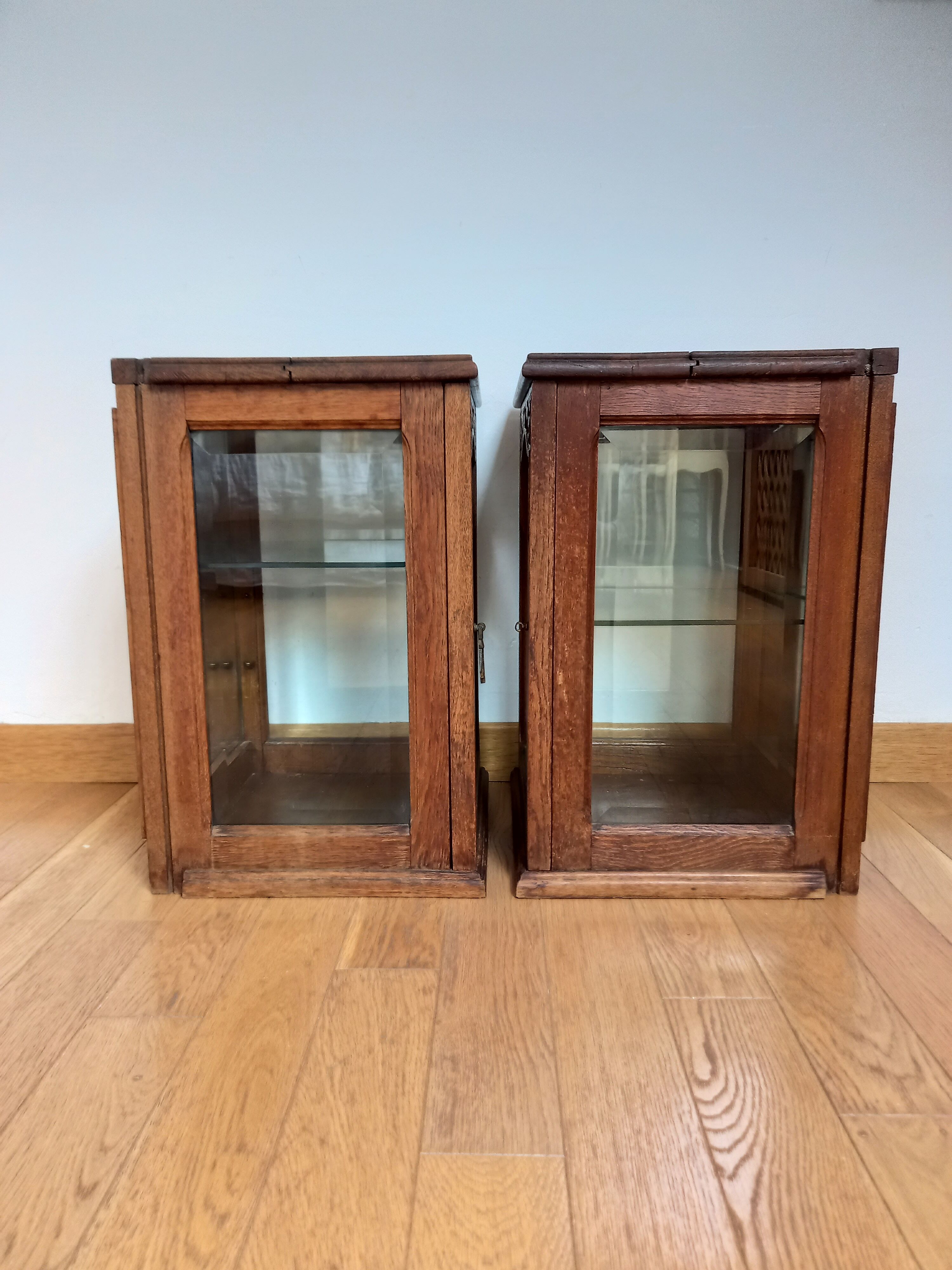 Lot de 2 vitrines
