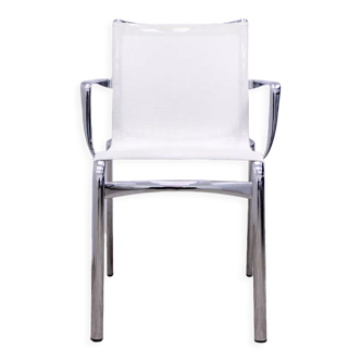 Chaise bigframe 44/440 de chez alias avec accoudoirs et résille blanche