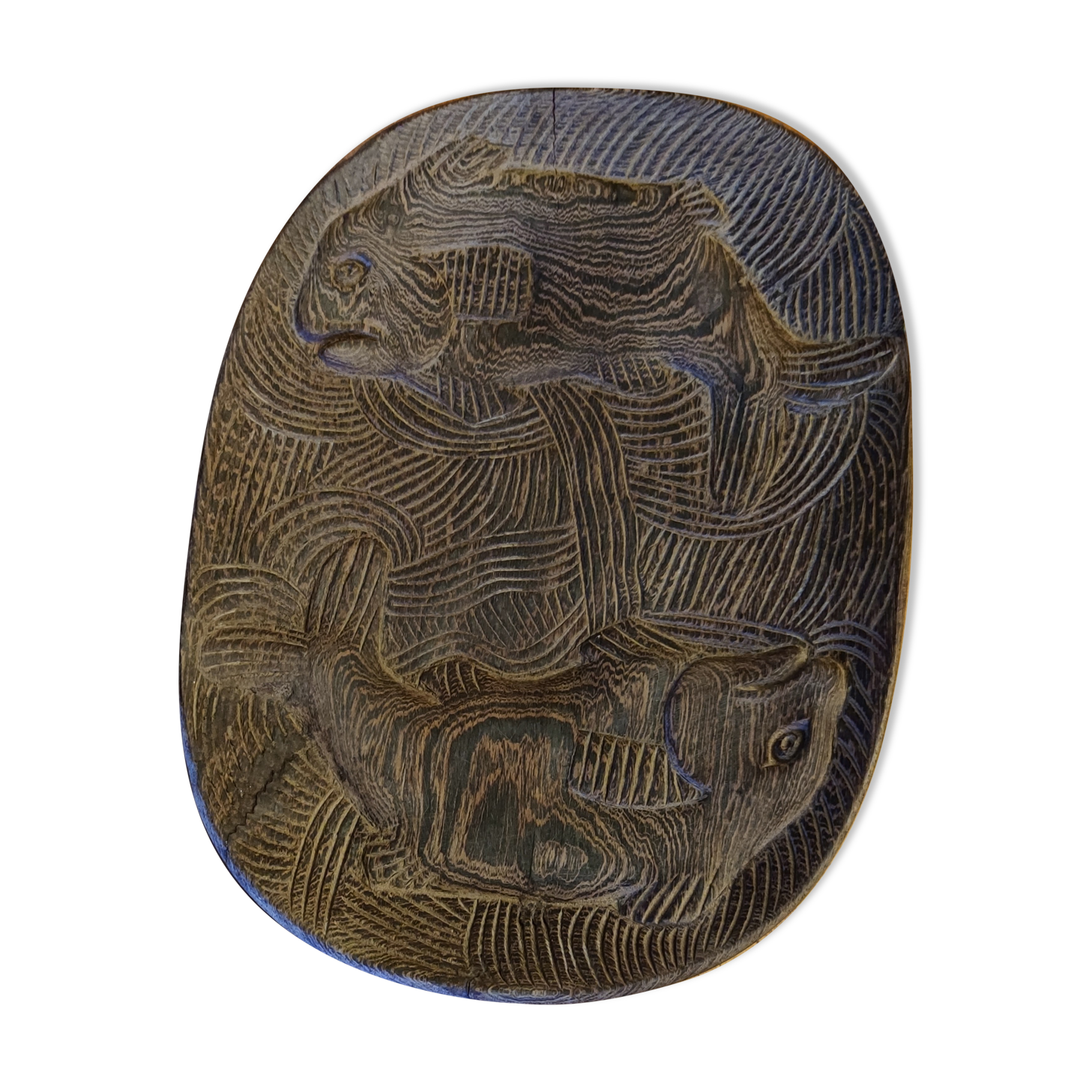 Wenge carved single-piece platter with fish decoration