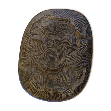 Plat sculpté monoxyle de Wenge à décor de poissons