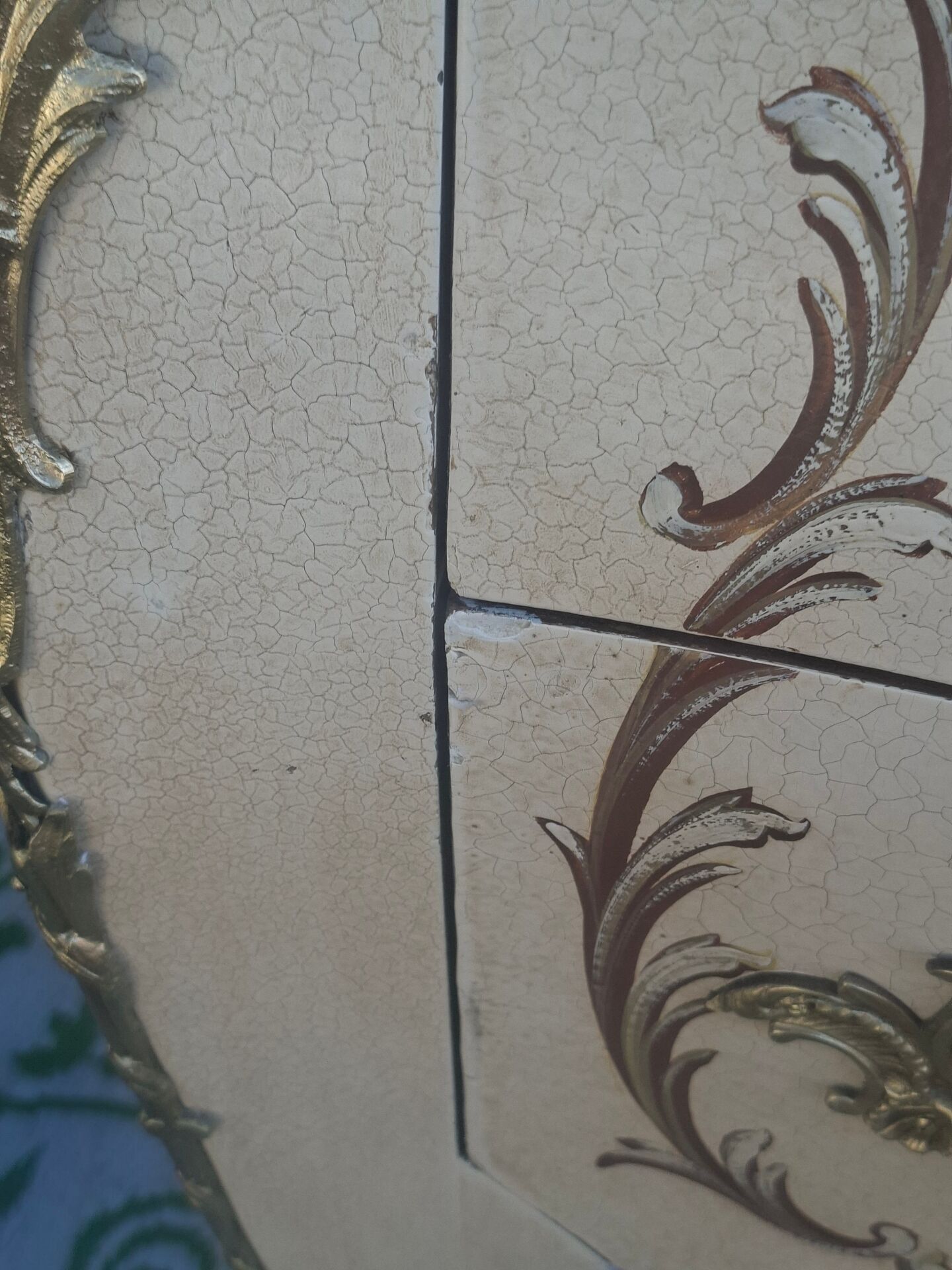 Venetian commode