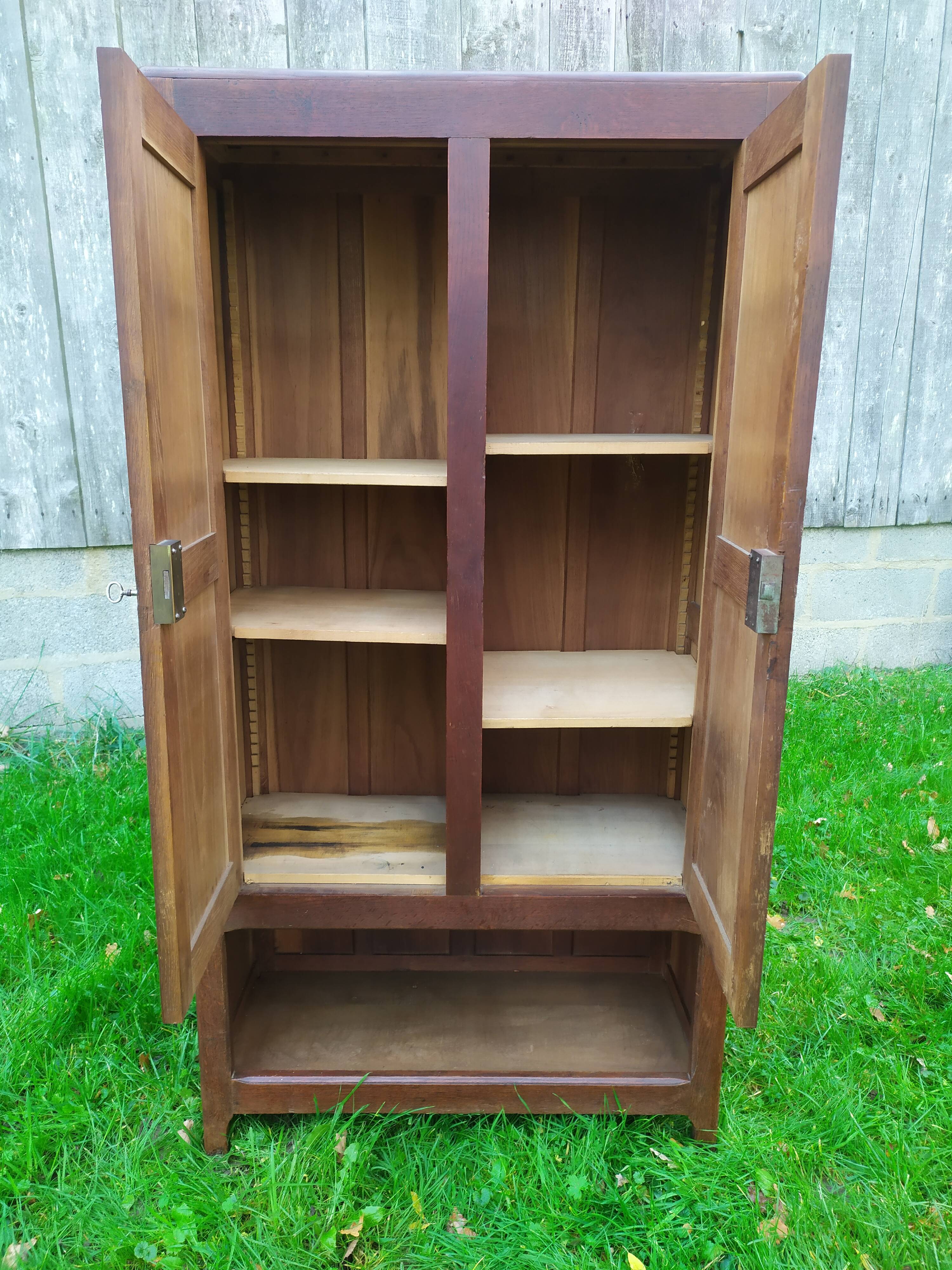 Armoire parisienne vintage