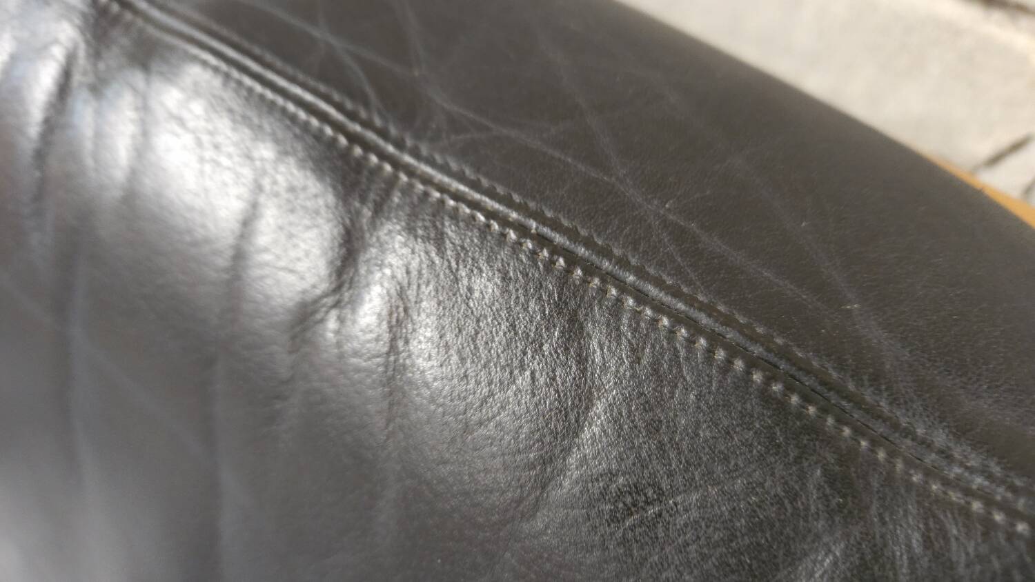 Scandinavian 3-seater black leather sofa from the 1970s