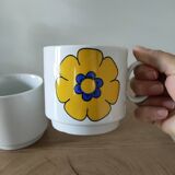 Set of 2 vintage porcelain mugs