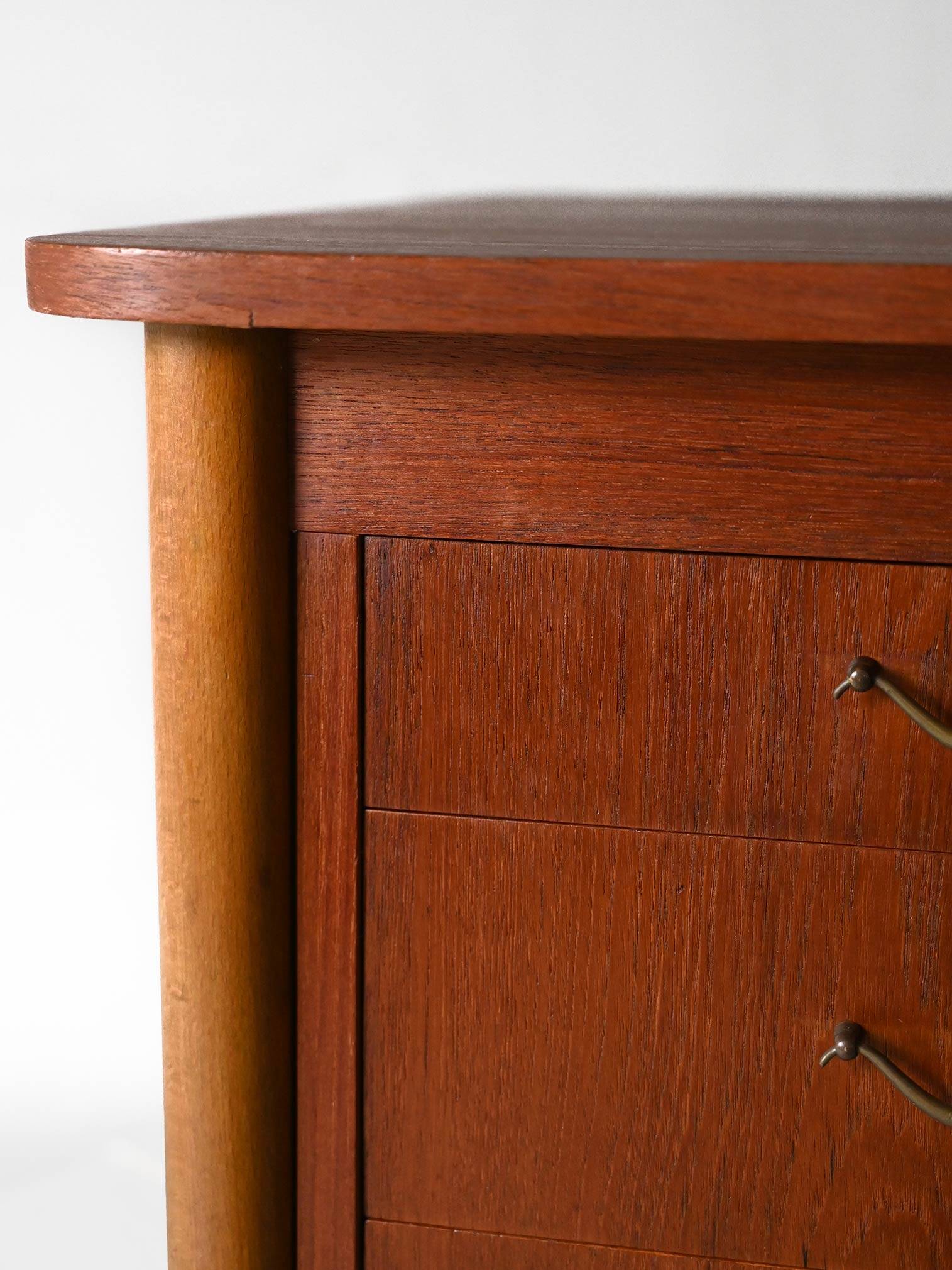 Nordic desk with drawers