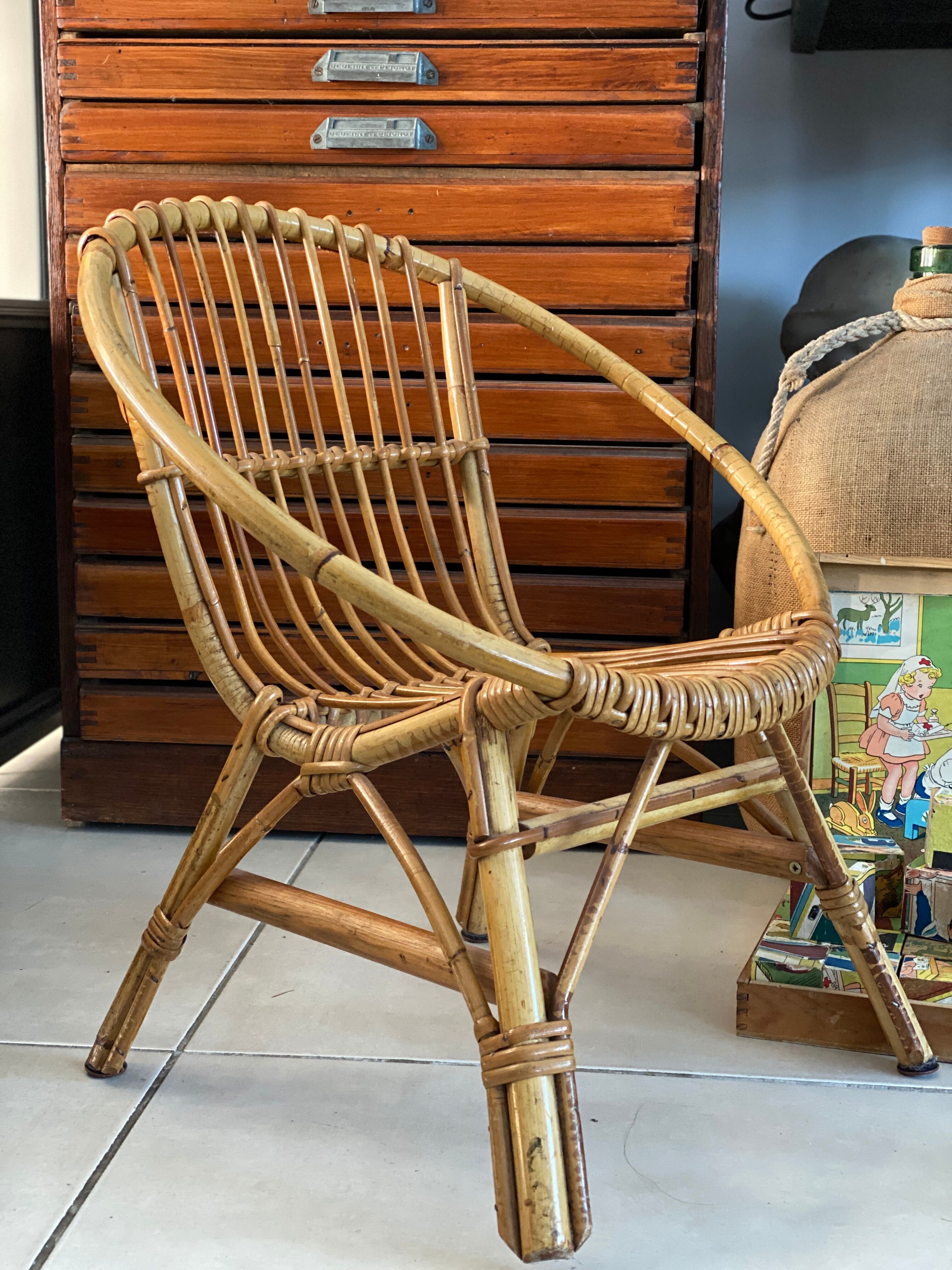 Fauteuil coquille rotin enfant