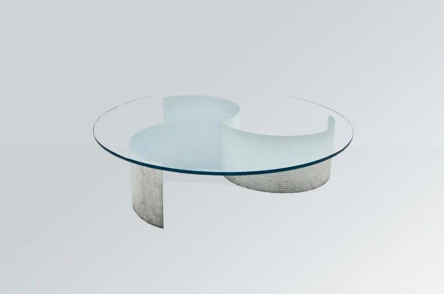 Table par Lorenzo Burchiellaro en aluminium et cristal