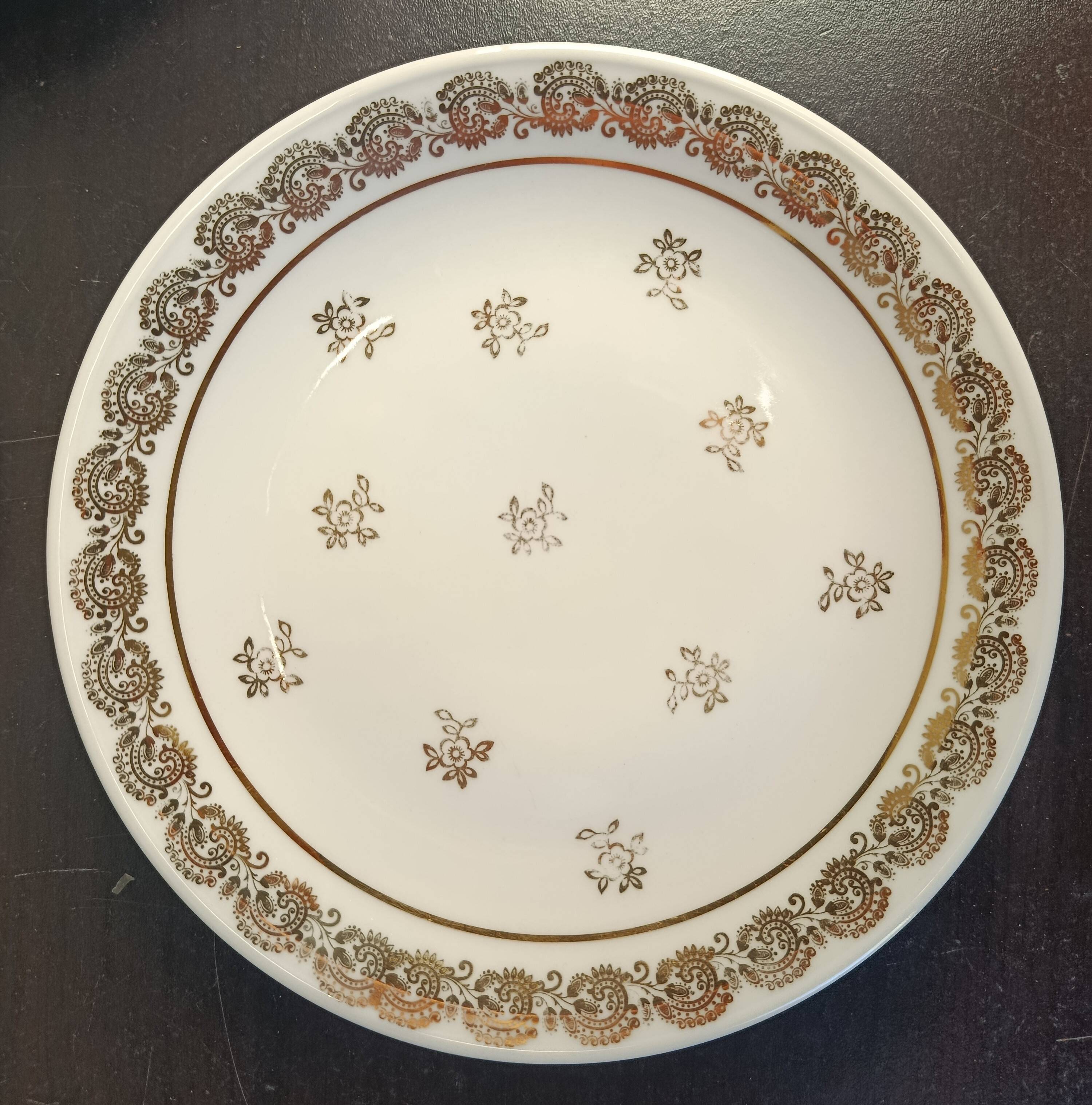 Complete grand table service, Limoges porcelain and gilding, LOT 1